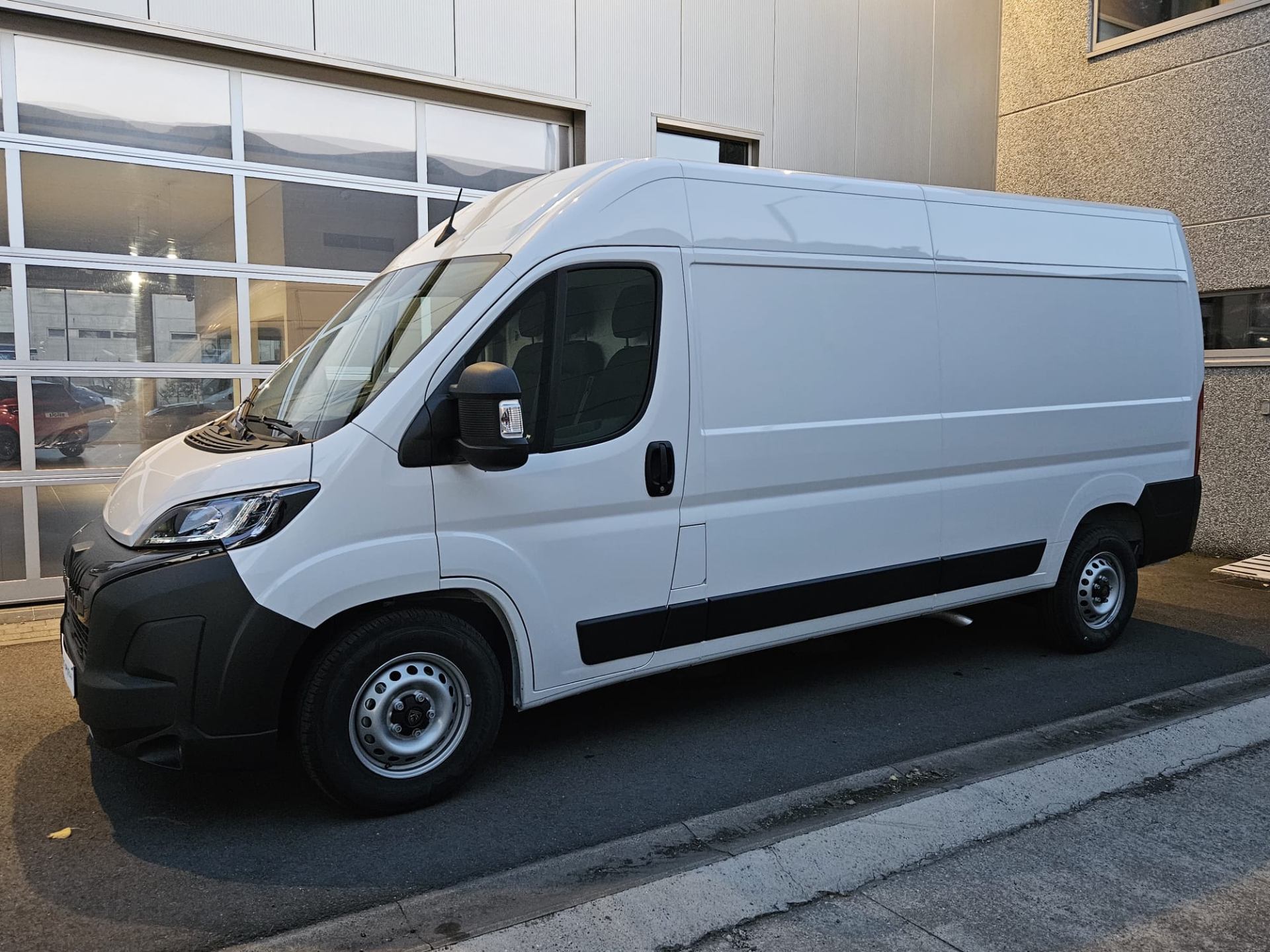 Peugeot Boxer 2.2 diesel automaat 180 pk 435 L3H2 LIGHT DUTY