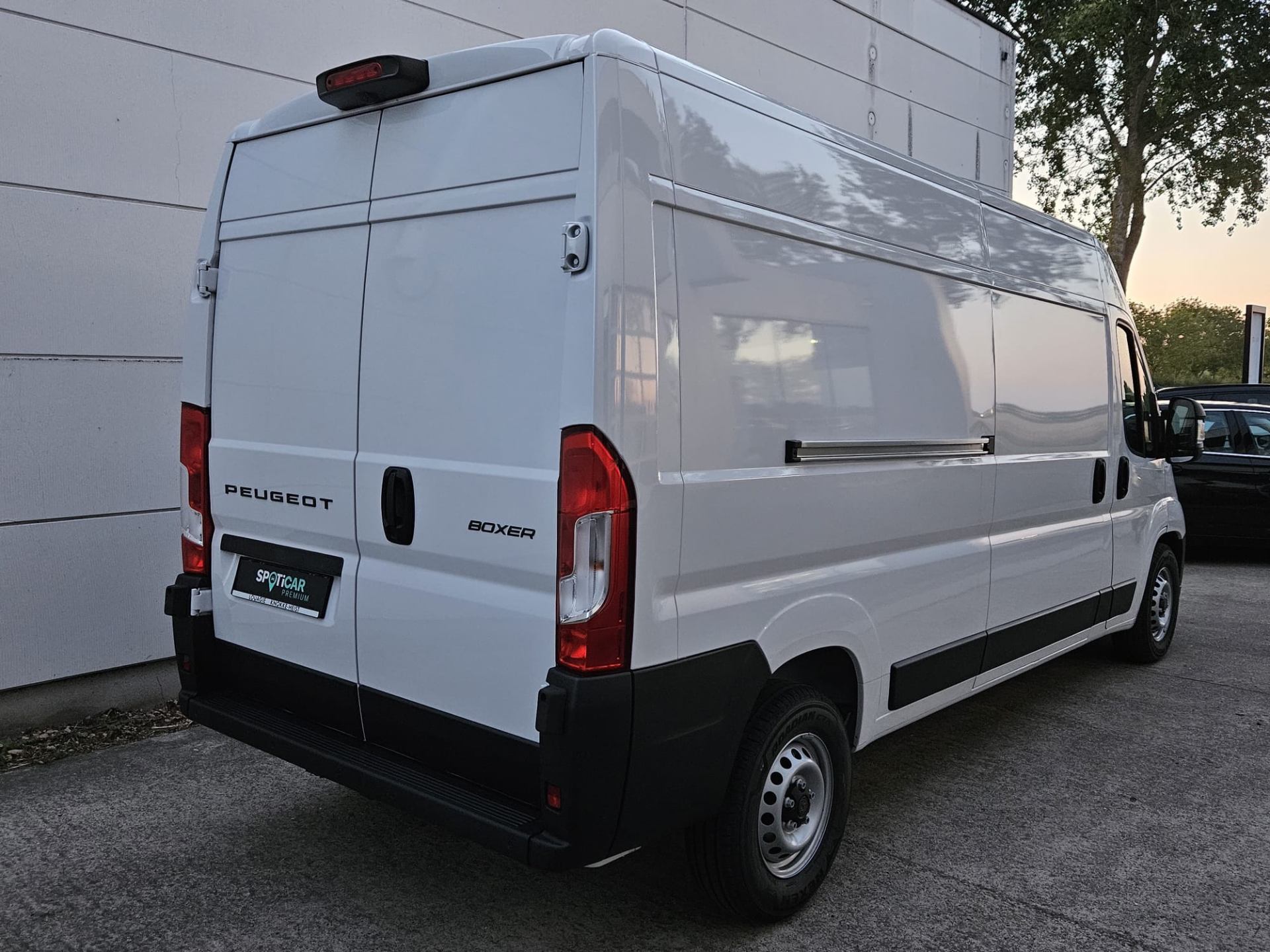 Peugeot Boxer 2.2 diesel automaat 180 pk 435 L3H2 LIGHT DUTY