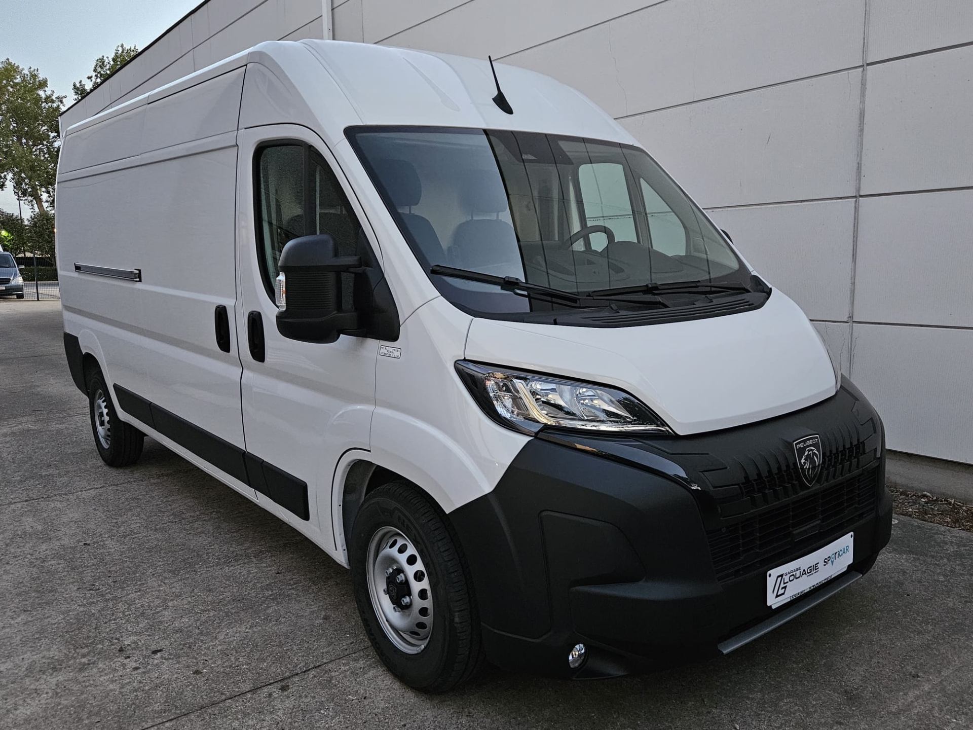 Peugeot Boxer 2.2 diesel automaat 180 pk 435 L3H2 LIGHT DUTY