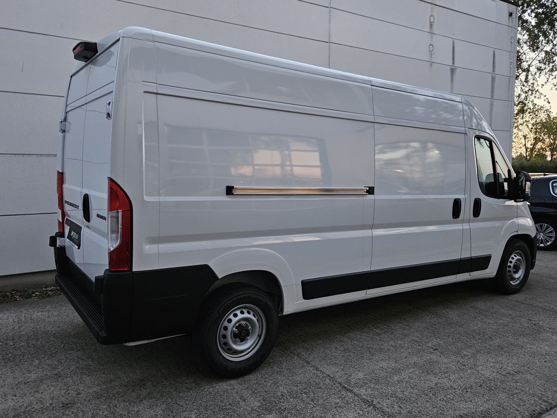 Peugeot Boxer 2.2 diesel automaat 180 pk 435 L3H2 LIGHT DUTY