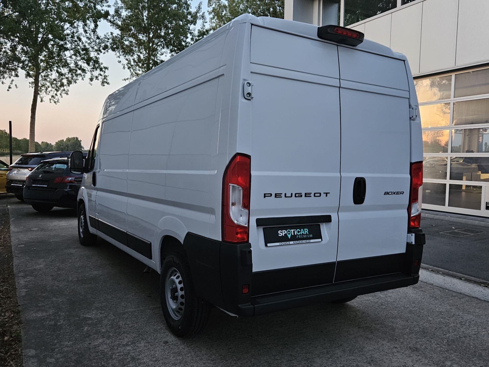 Peugeot Boxer 2.2 diesel automaat 180 pk 435 L3H2 LIGHT DUTY