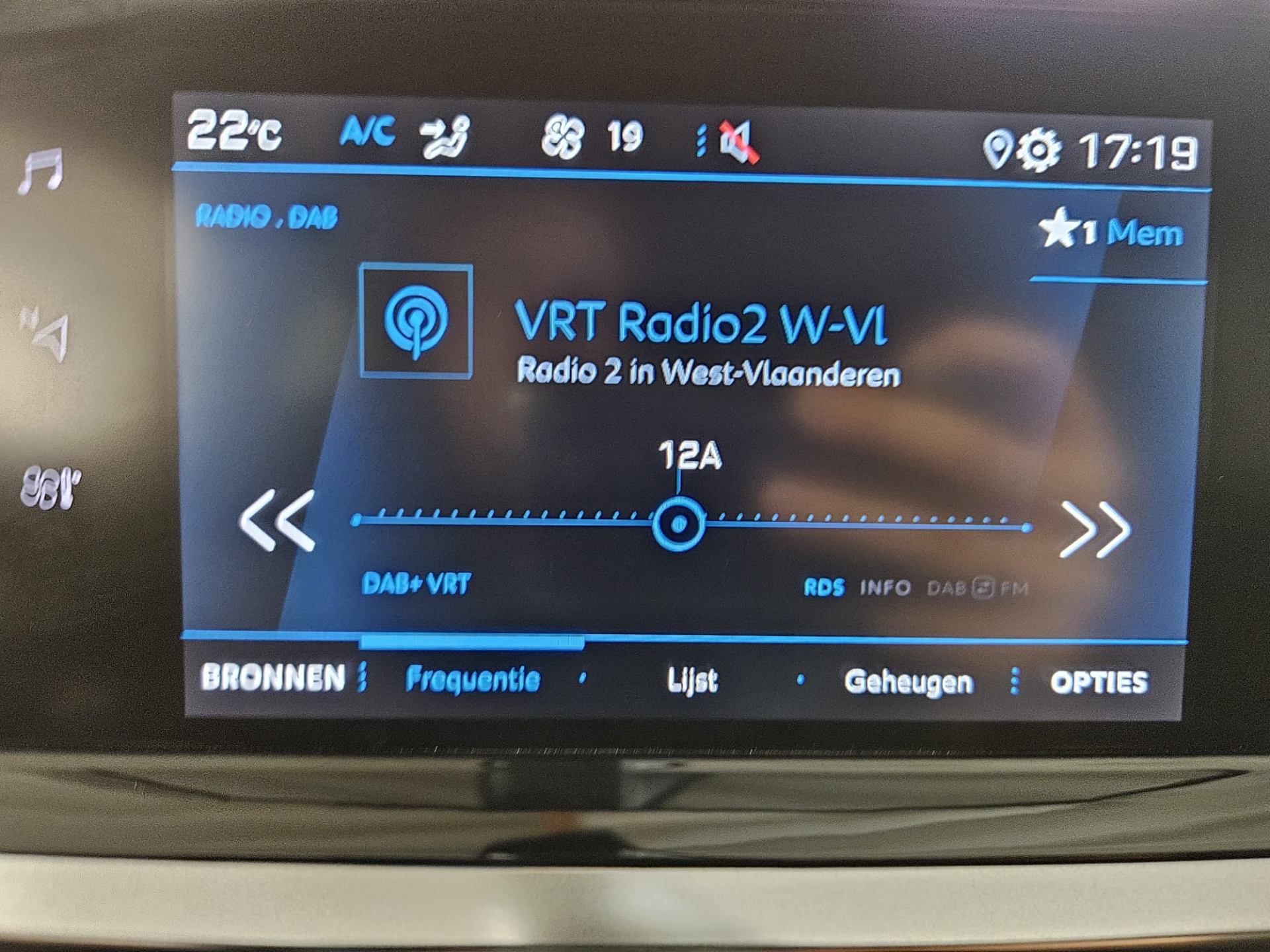 Peugeot 2008 1.2 Style EAT8 130 pk