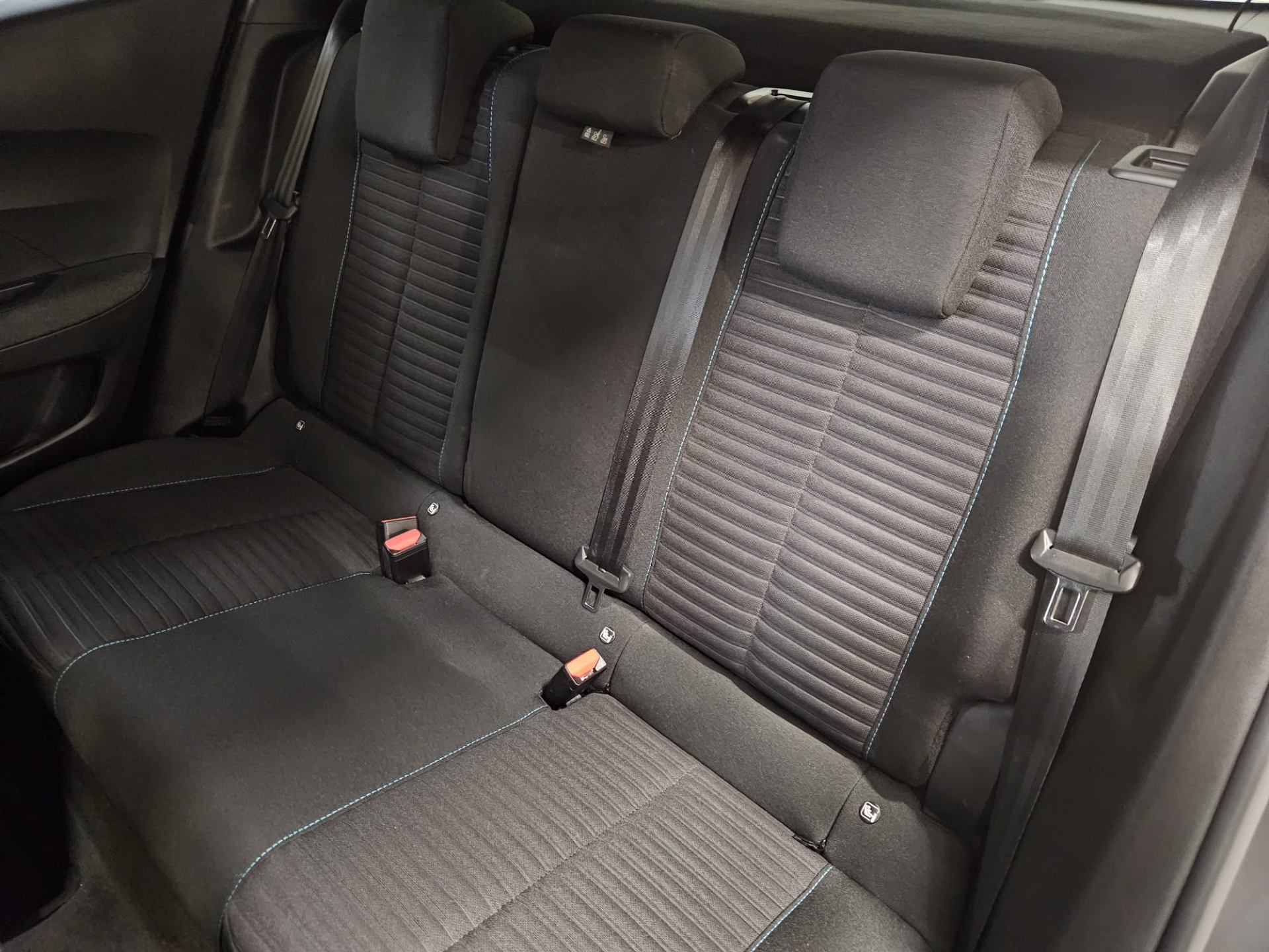 Peugeot 2008 1.2 Style EAT8 130 pk