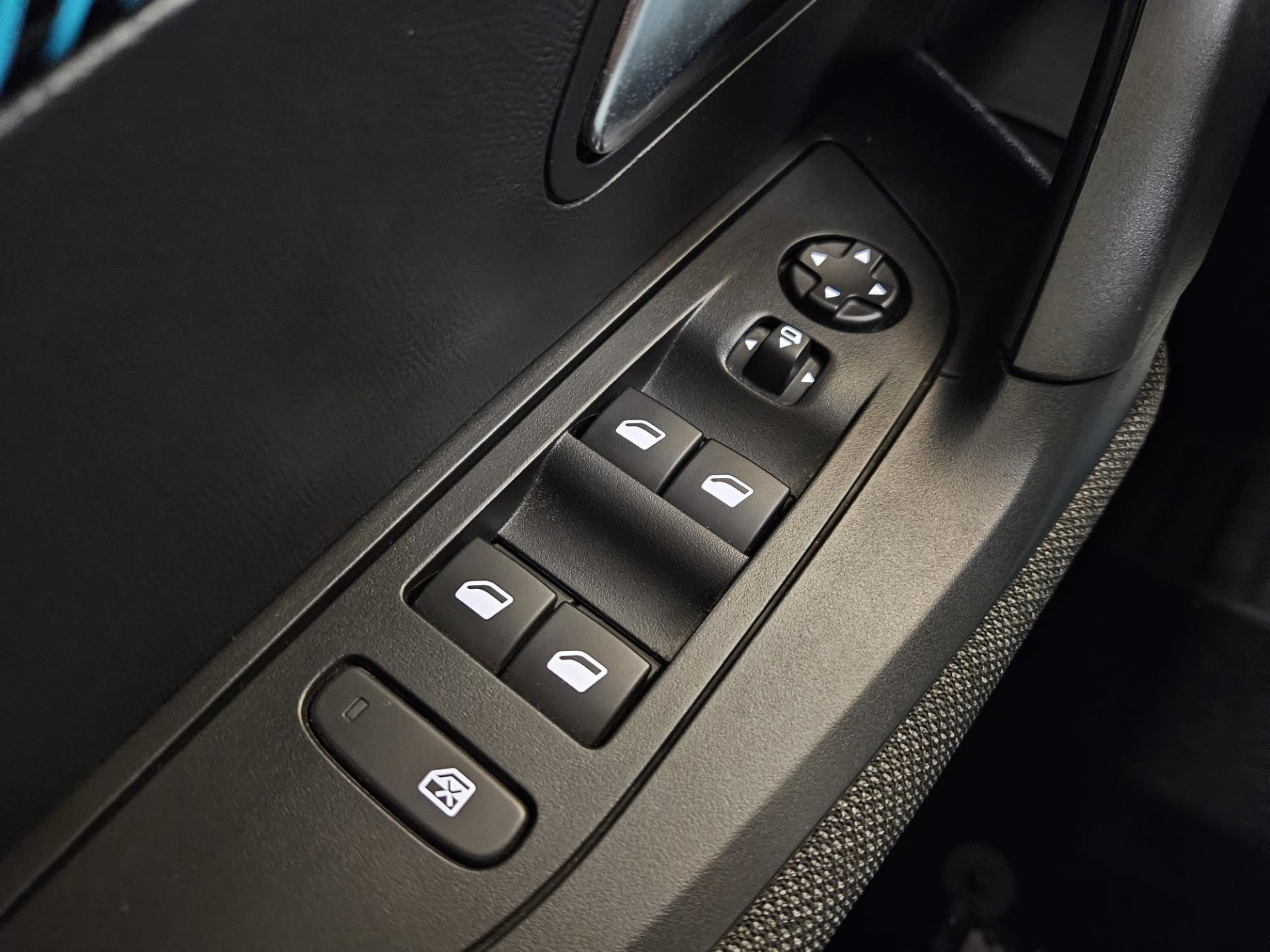 Peugeot 2008 1.2 Style EAT8 130 pk