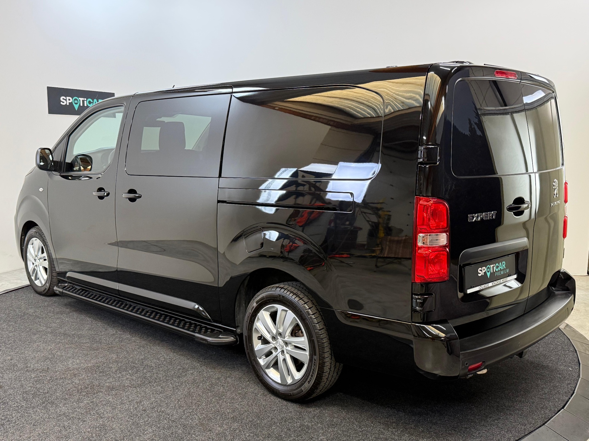 Peugeot Expert Dubbele Cabine 2.0 BlueHDi 145 pk AUTOMAAT – TREKHAAK