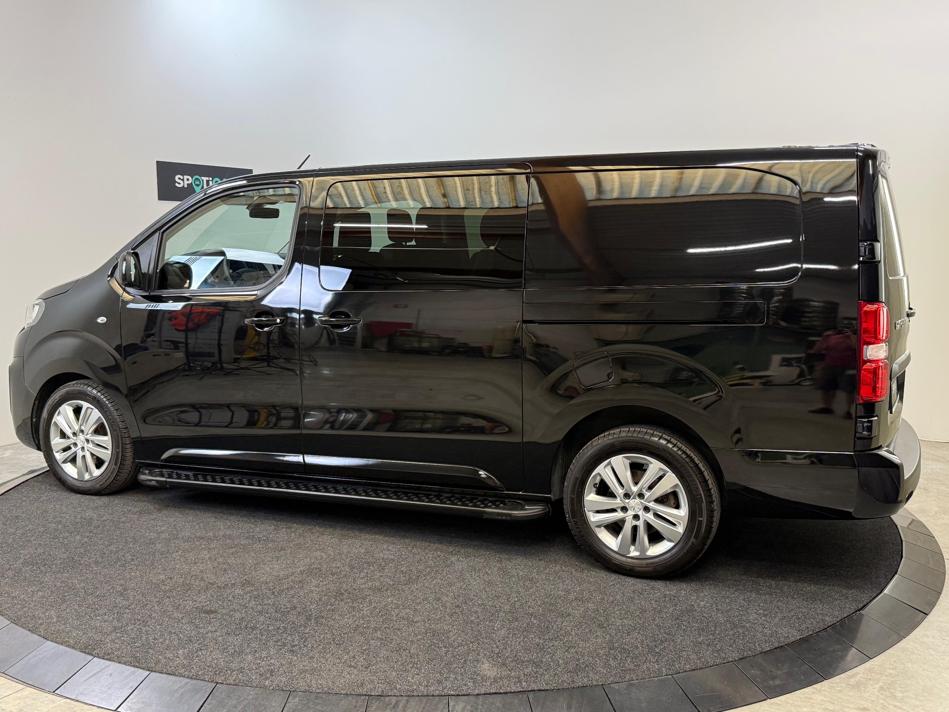 Peugeot Expert Dubbele Cabine 2.0 BlueHDi 145 pk AUTOMAAT – TREKHAAK