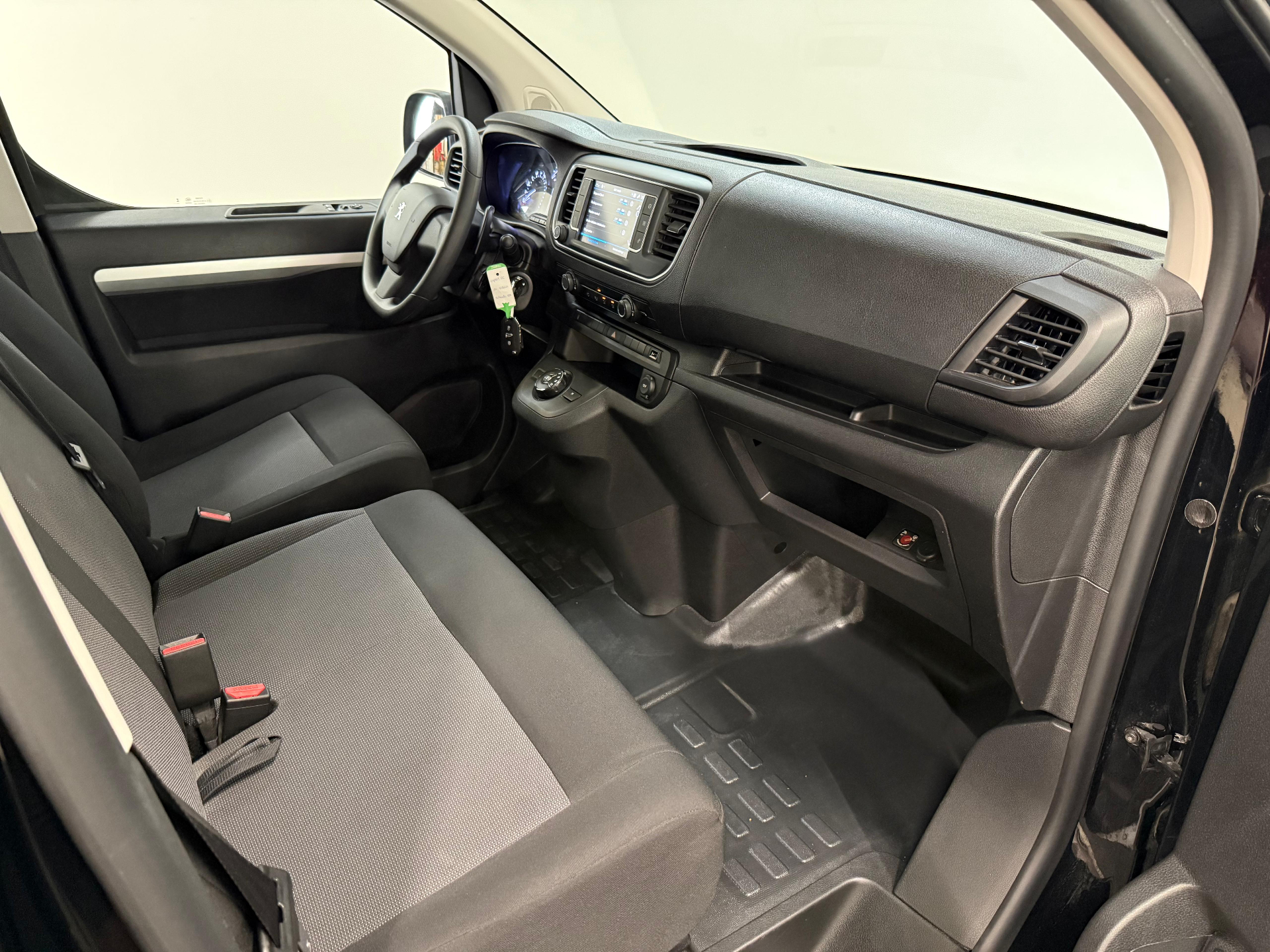 Peugeot Expert Dubbele Cabine 2.0 BlueHDi 145 pk AUTOMAAT – TREKHAAK