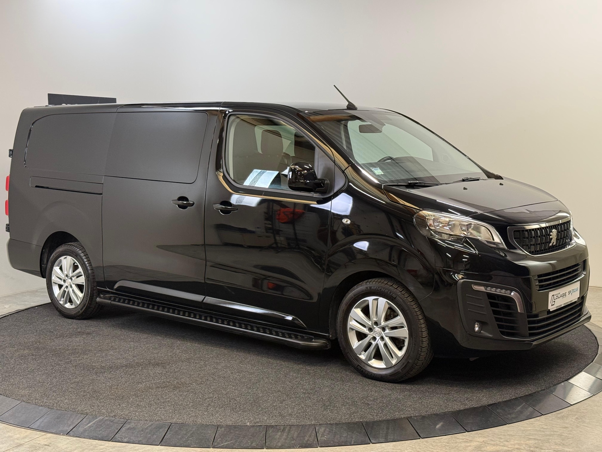Peugeot Expert Dubbele Cabine 2.0 BlueHDi 145 pk AUTOMAAT – TREKHAAK