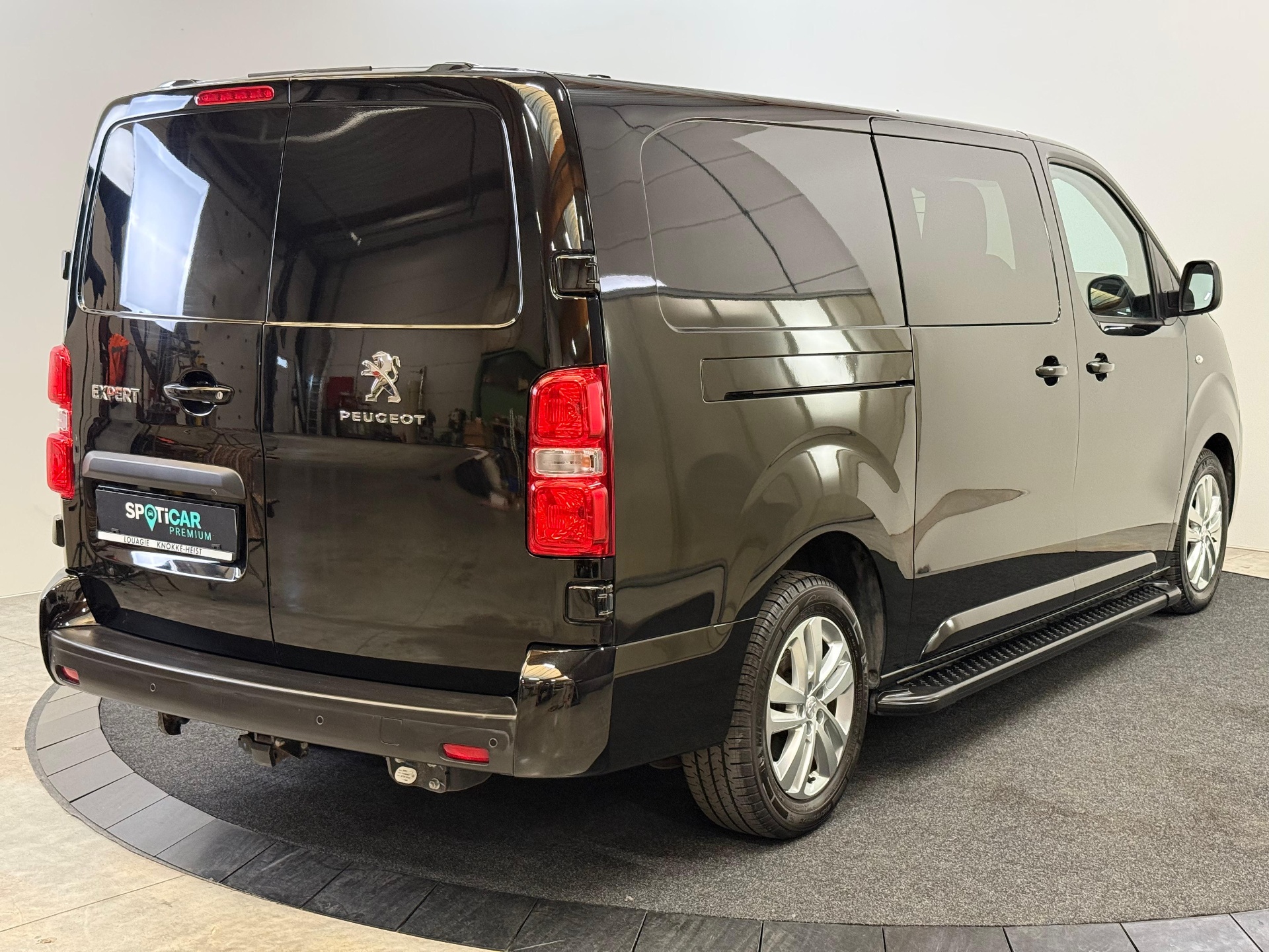 Peugeot Expert Dubbele Cabine 2.0 BlueHDi 145 pk AUTOMAAT – TREKHAAK