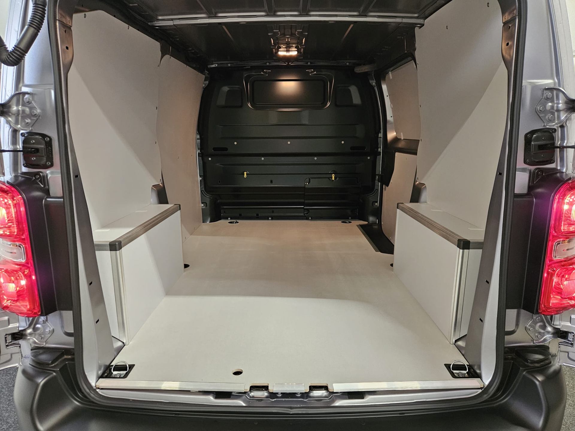Peugeot Expert Bestelwagen M (L2) Diesel 150 pk Manueel 6