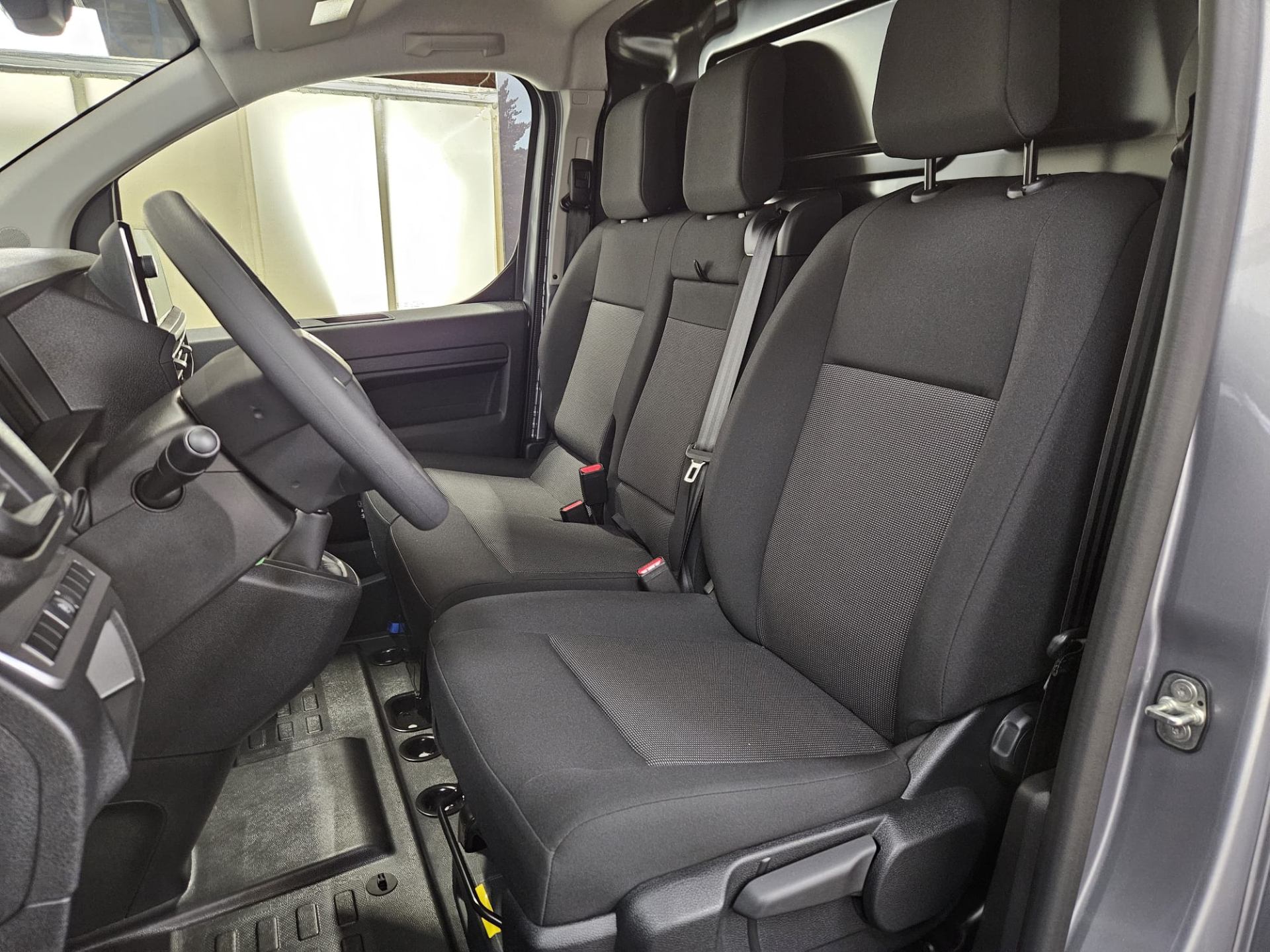 Peugeot Expert Bestelwagen M (L2) Diesel 150 pk Manueel 6