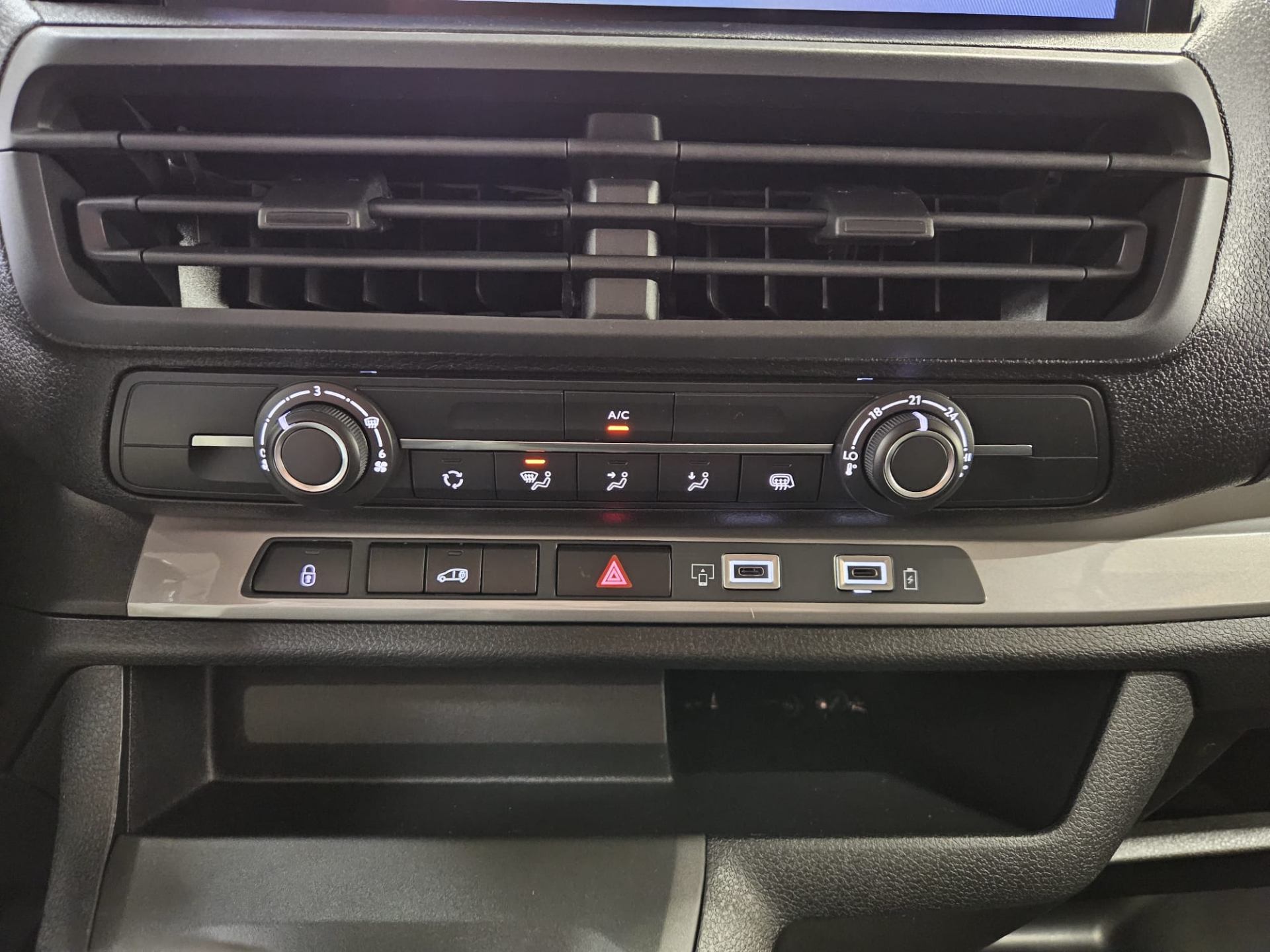Peugeot Expert Bestelwagen M (L2) Diesel 150 pk Manueel 6