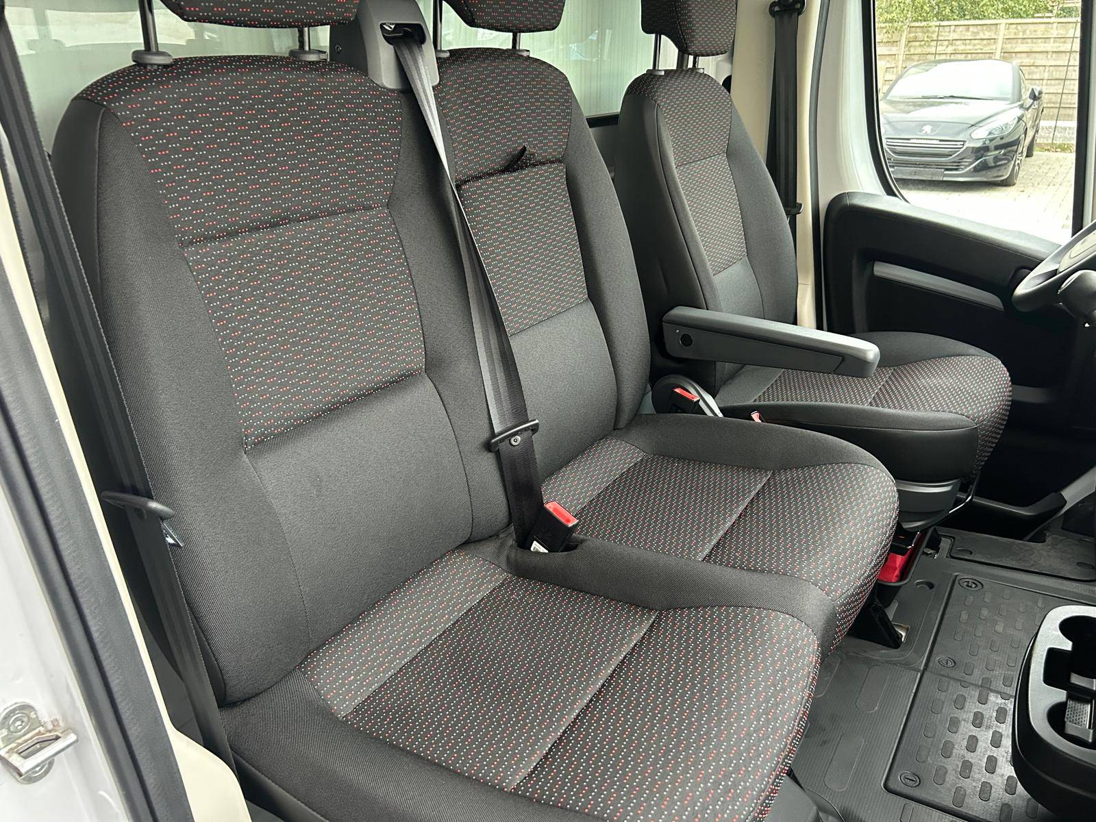 Peugeot Boxer Laadbak met laadklep L4 – 2.2 diesel