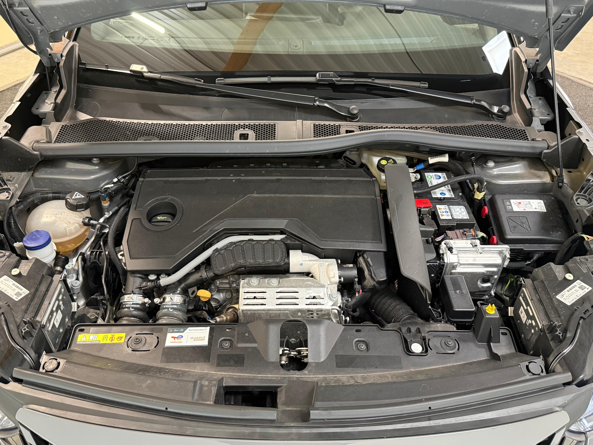 Peugeot 2008 Hybrid GT e-DSC6