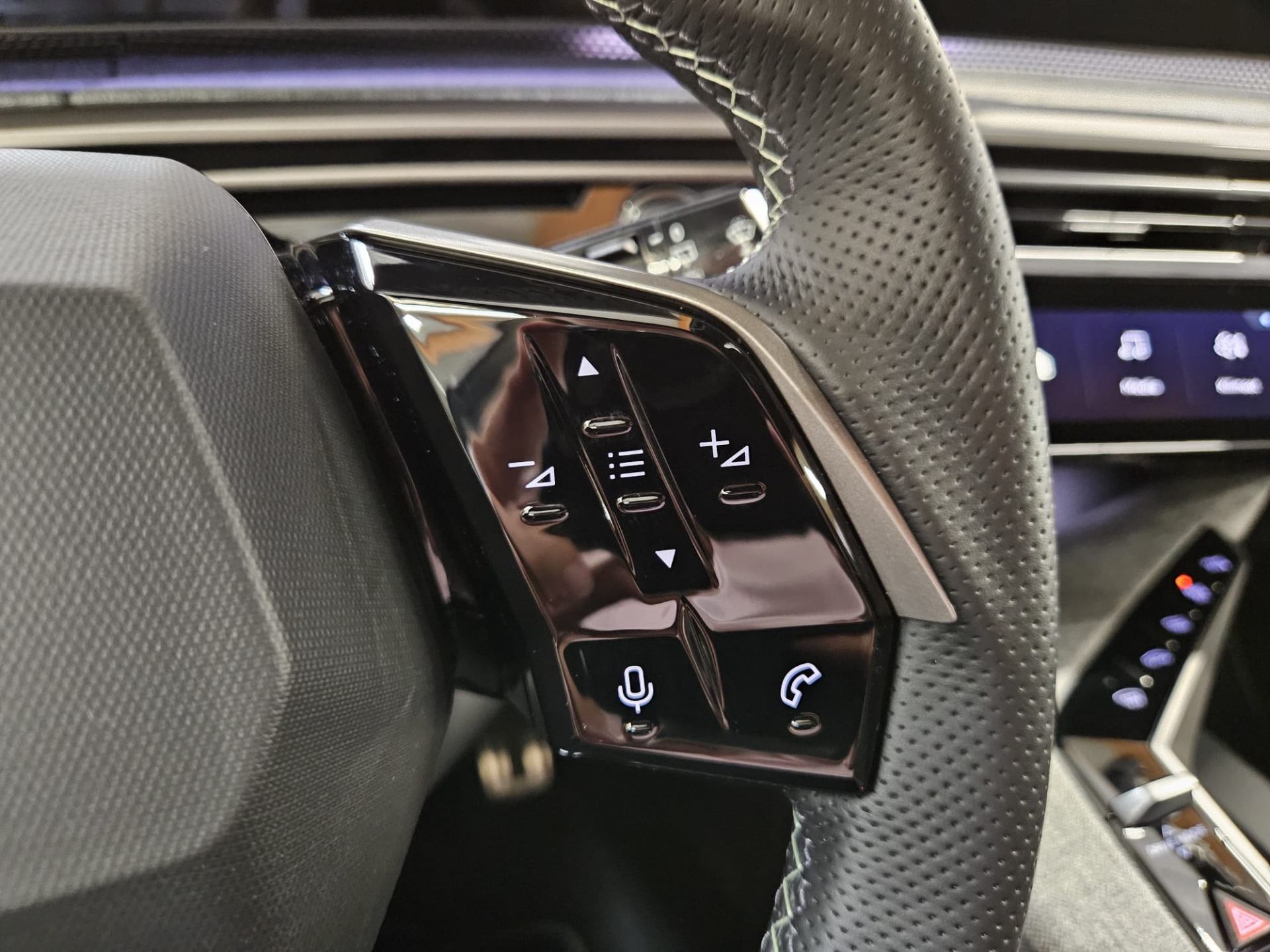 Peugeot 5008 Hybrid GT e-DSC6