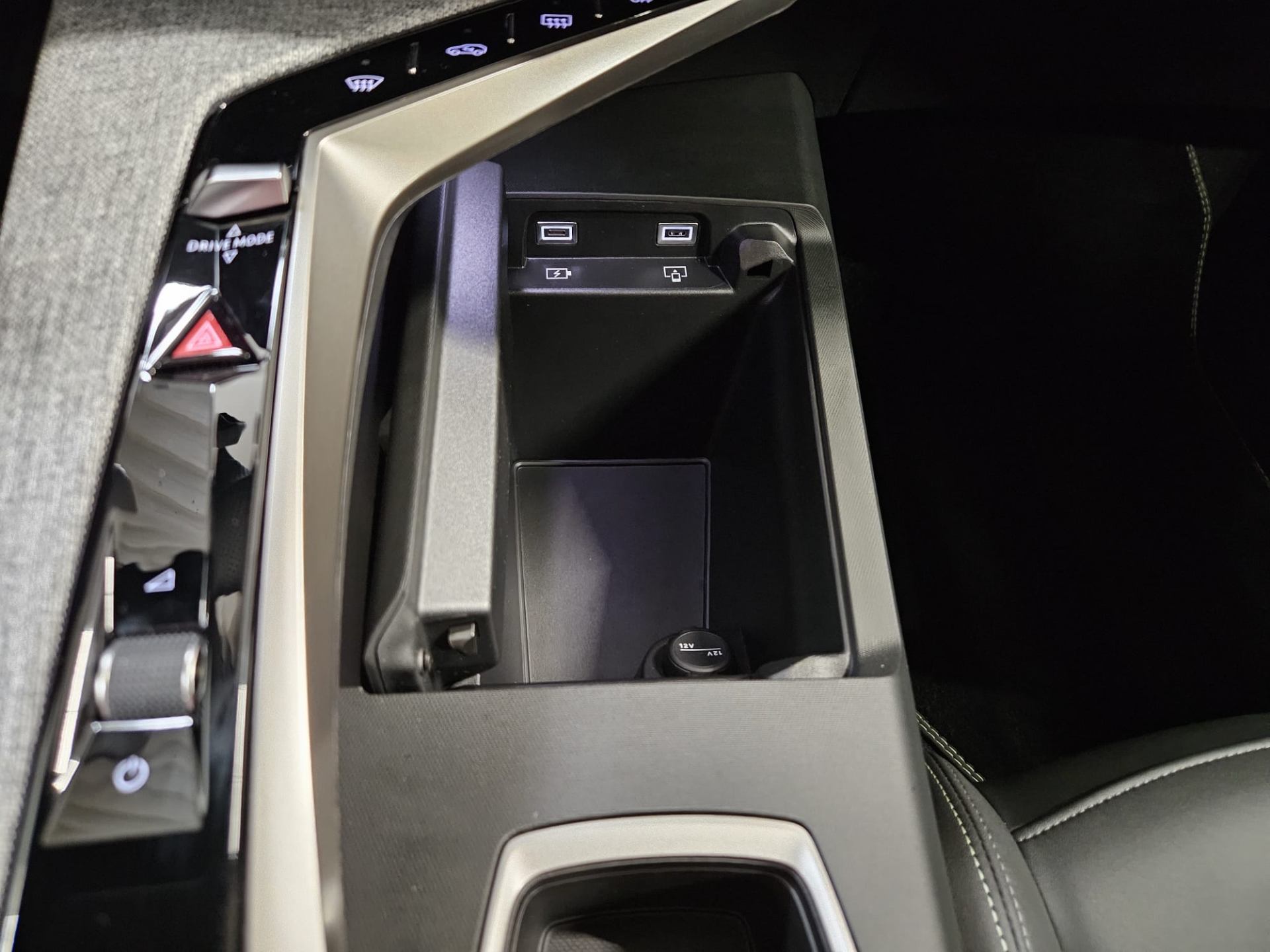 Peugeot 5008 Hybrid GT e-DSC6