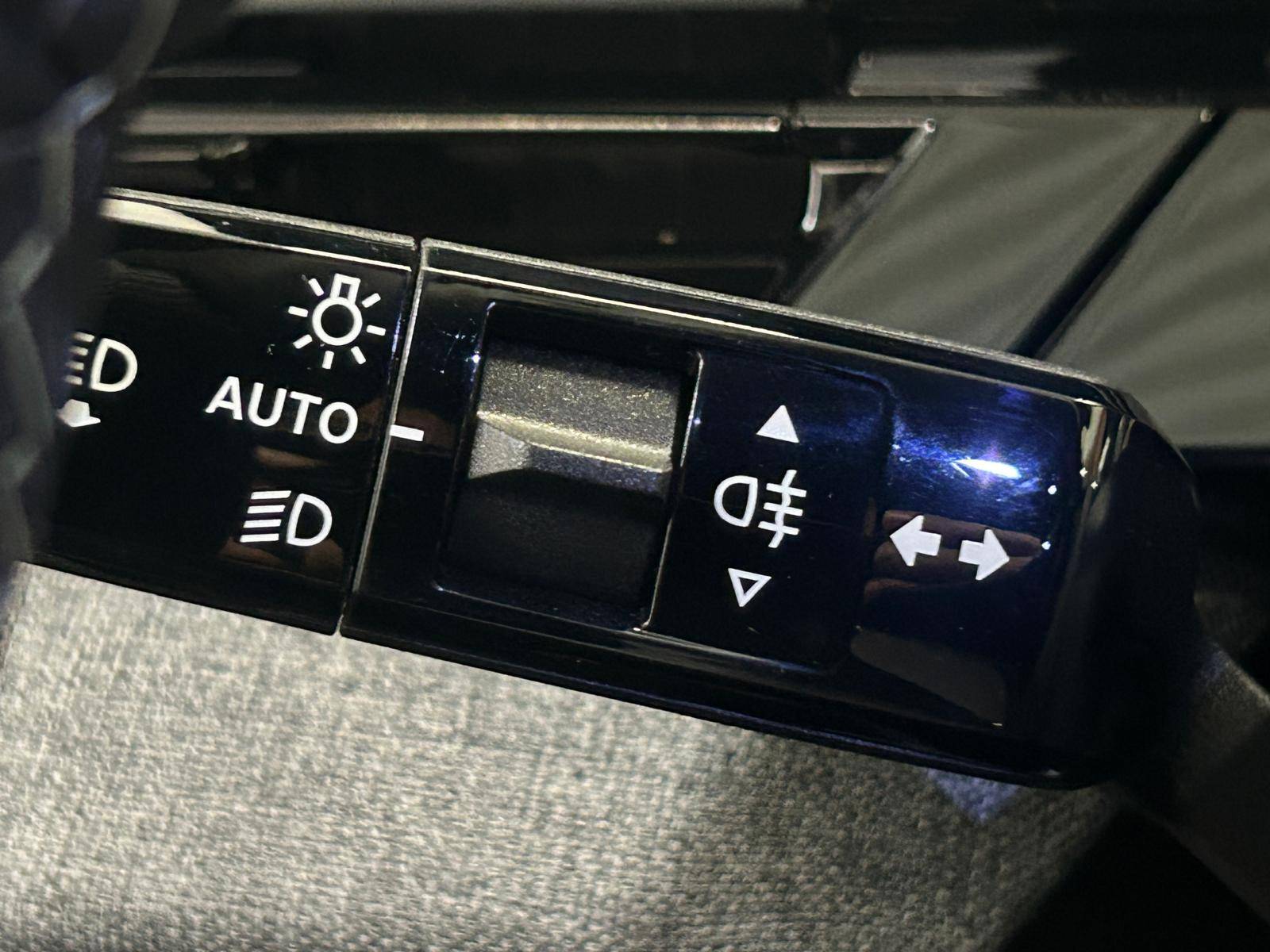 Peugeot 5008 Hybrid GT e-DSC6