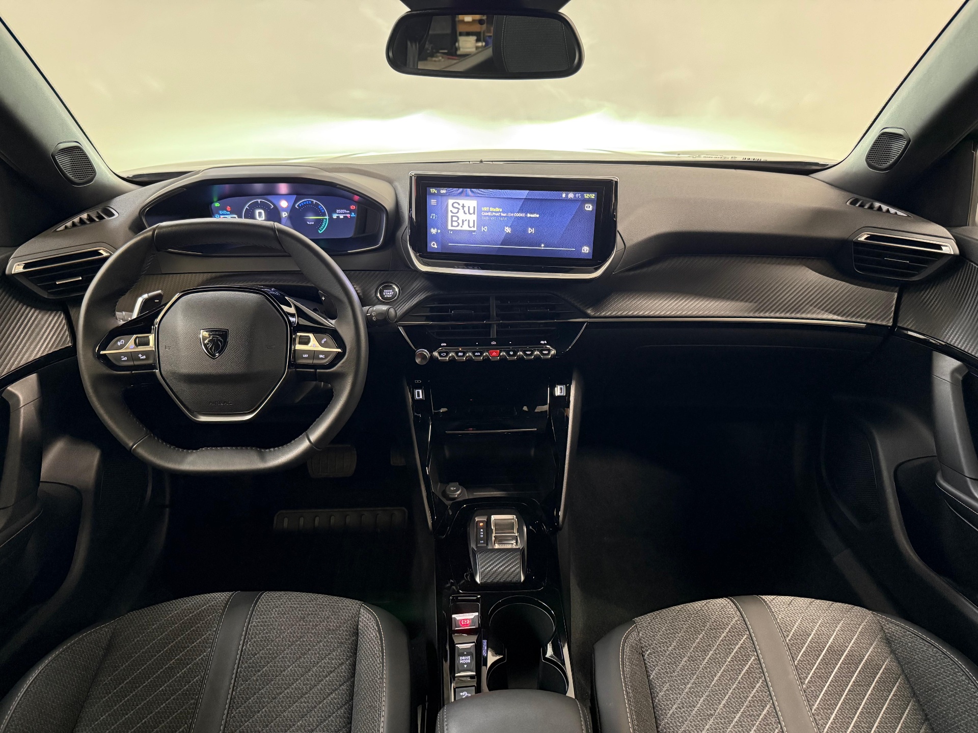 Peugeot 2008 Hybrid Allure e-DSC6