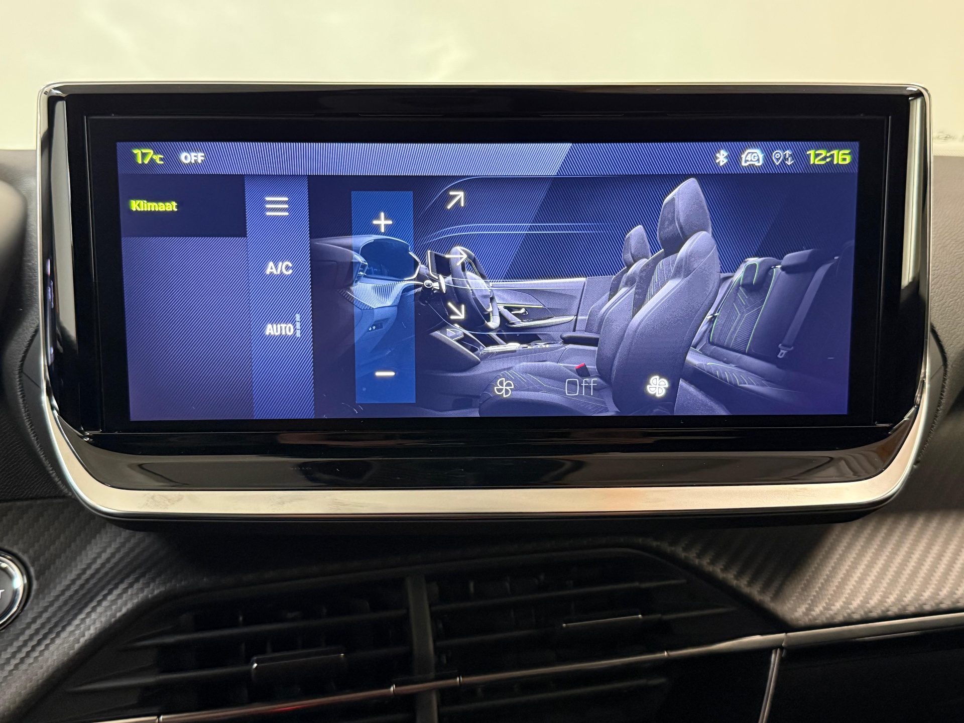 Peugeot 2008 Hybrid Allure e-DSC6