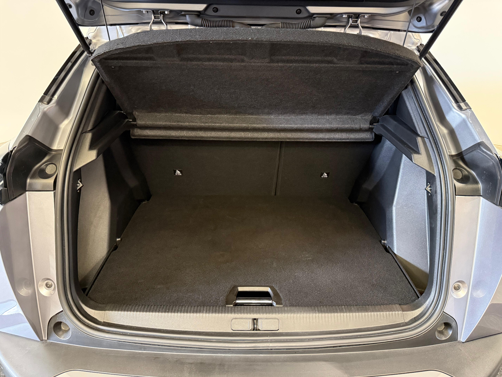 Peugeot 2008 Hybrid Allure e-DSC6