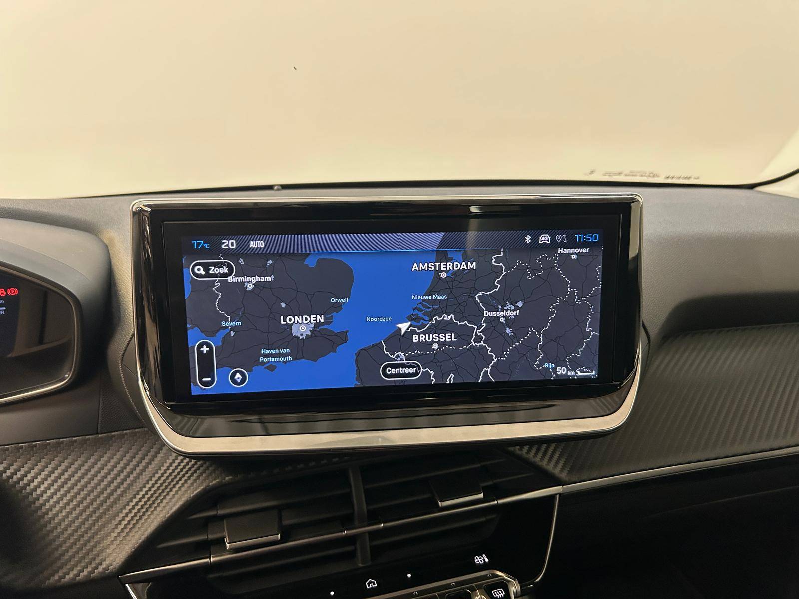 Peugeot 208 Hybrid Allure e-DCS6 – TREKHAAK AFNEEMBAAR