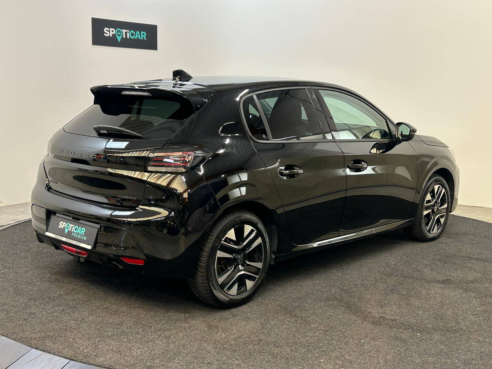 Peugeot 208 Hybrid Allure e-DCS6 – TREKHAAK AFNEEMBAAR