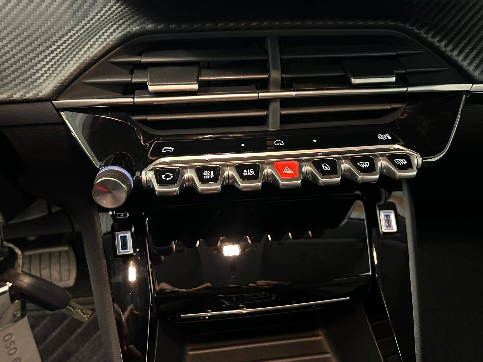 Peugeot 208 Hybrid Allure e-DCS6 – TREKHAAK AFNEEMBAAR