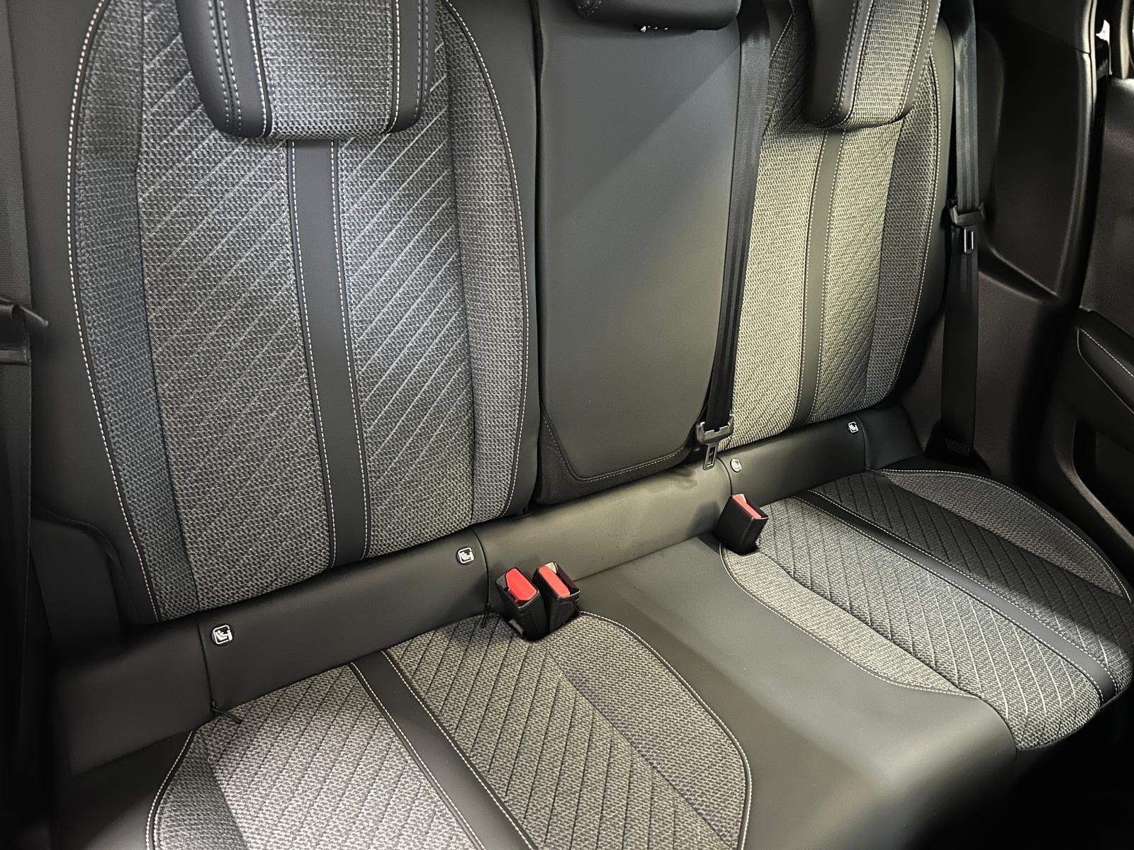 Peugeot 208 Hybrid Allure e-DCS6 – TREKHAAK AFNEEMBAAR
