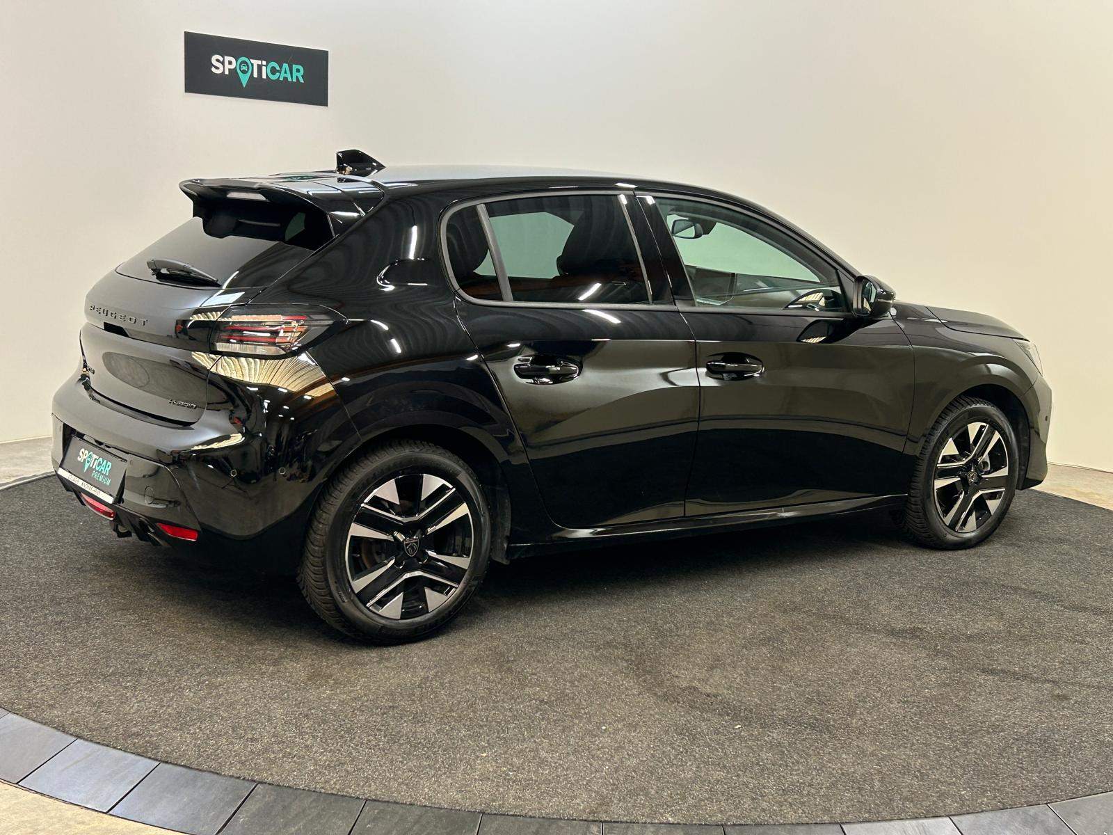 Peugeot 208 Hybrid Allure e-DCS6 – TREKHAAK AFNEEMBAAR