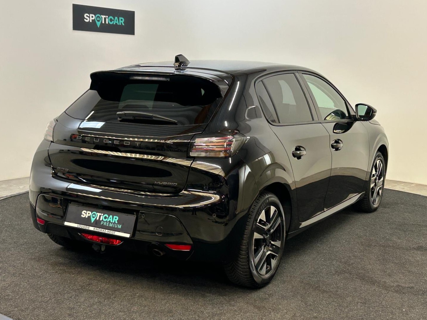 Peugeot 208 Hybrid Allure e-DCS6 – TREKHAAK AFNEEMBAAR