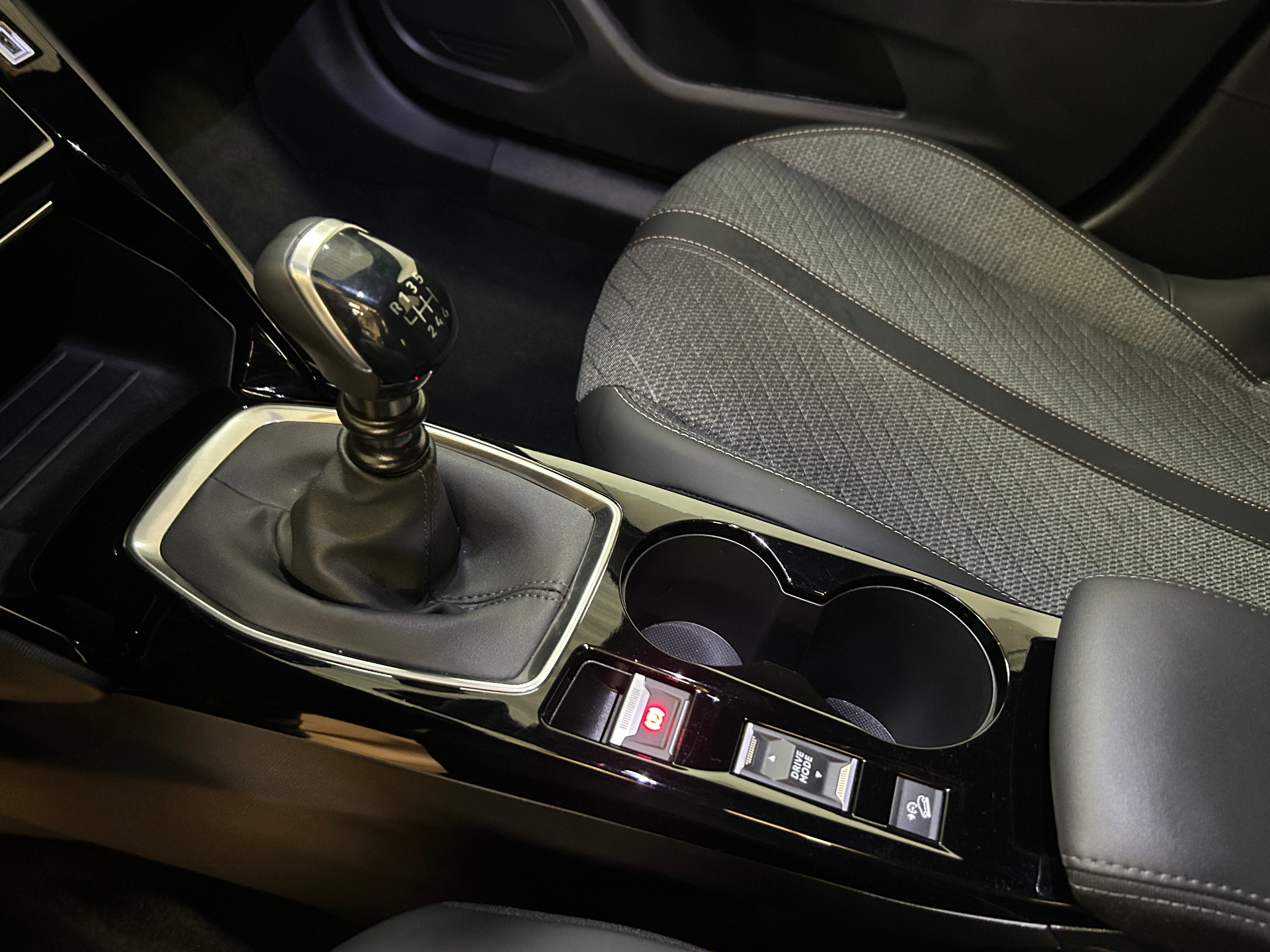 Peugeot 2008 1.2 Turbo Allure Manueel