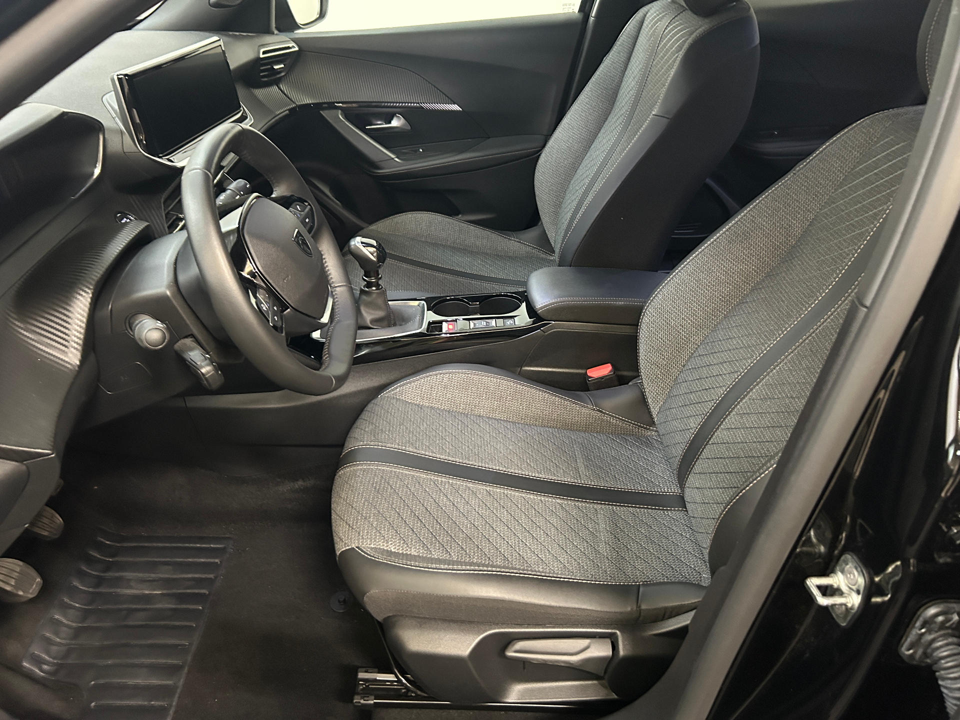 Peugeot 2008 1.2 Turbo Allure Manueel
