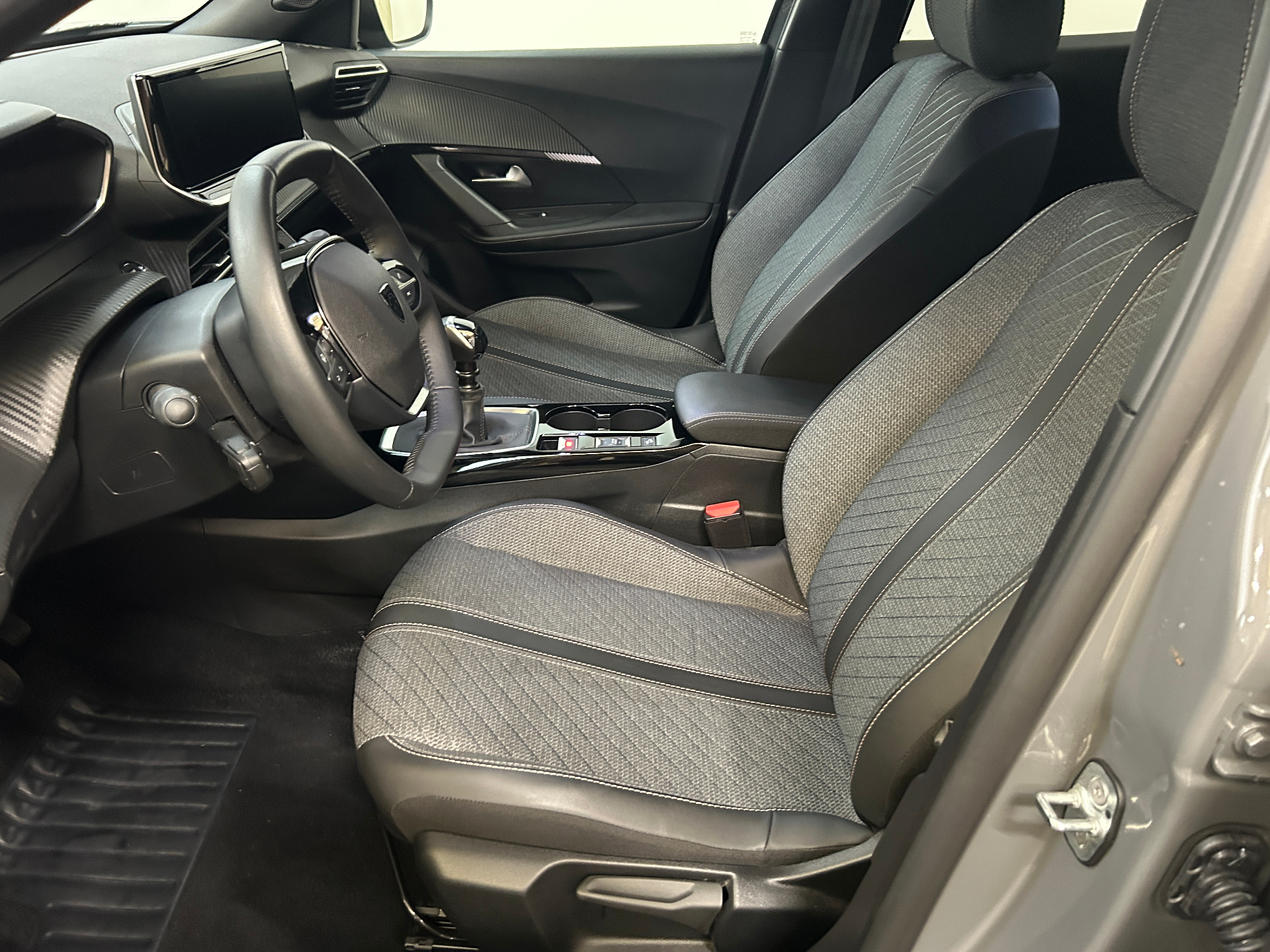 Peugeot 2008 1.2 Turbo Allure Manueel