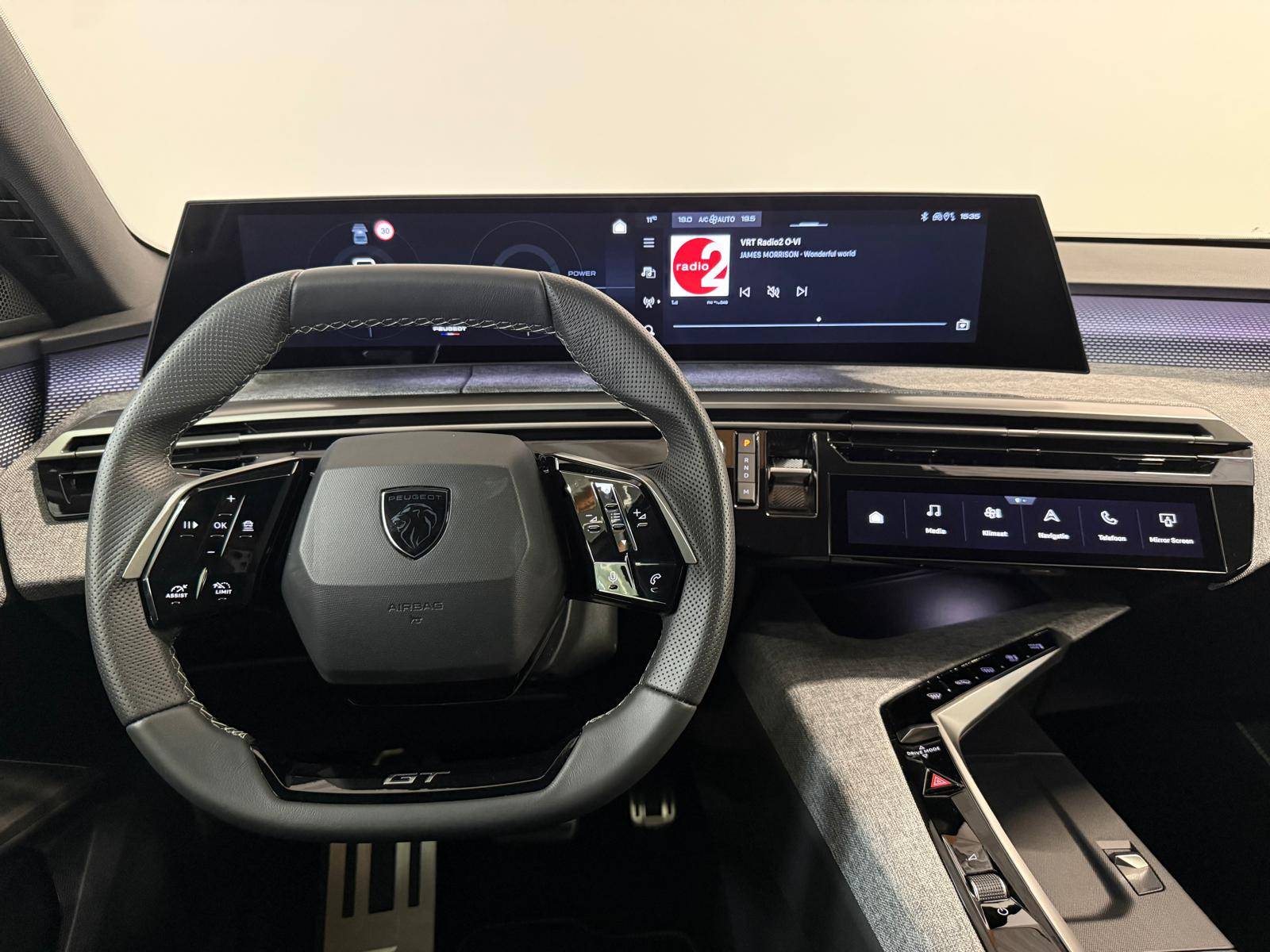 Peugeot 5008 New Hybrid GT e-DSC6