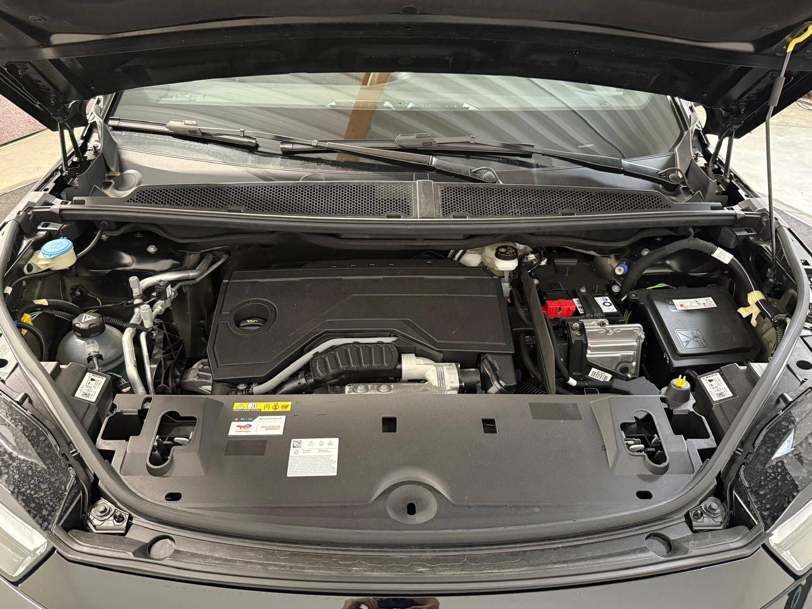 Peugeot 5008 New Hybrid GT e-DSC6