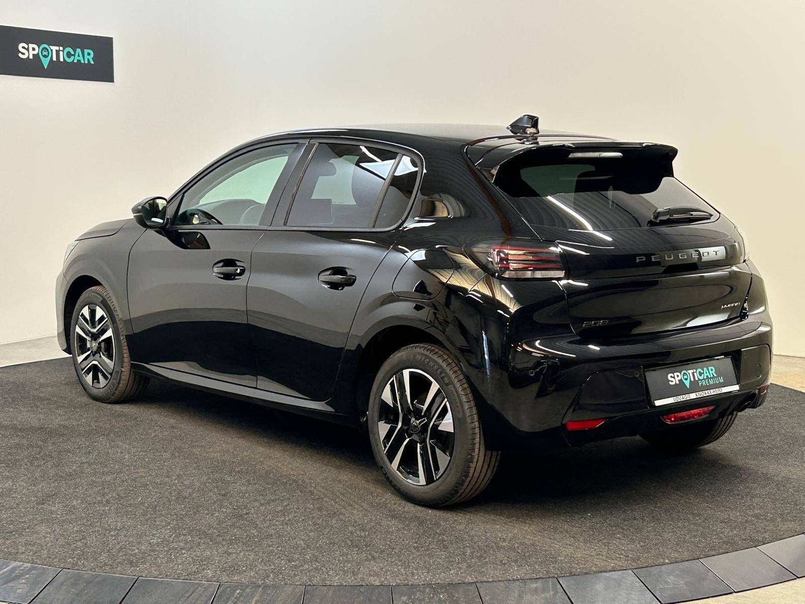Peugeot 208 Hybrid Allure e-DCS6