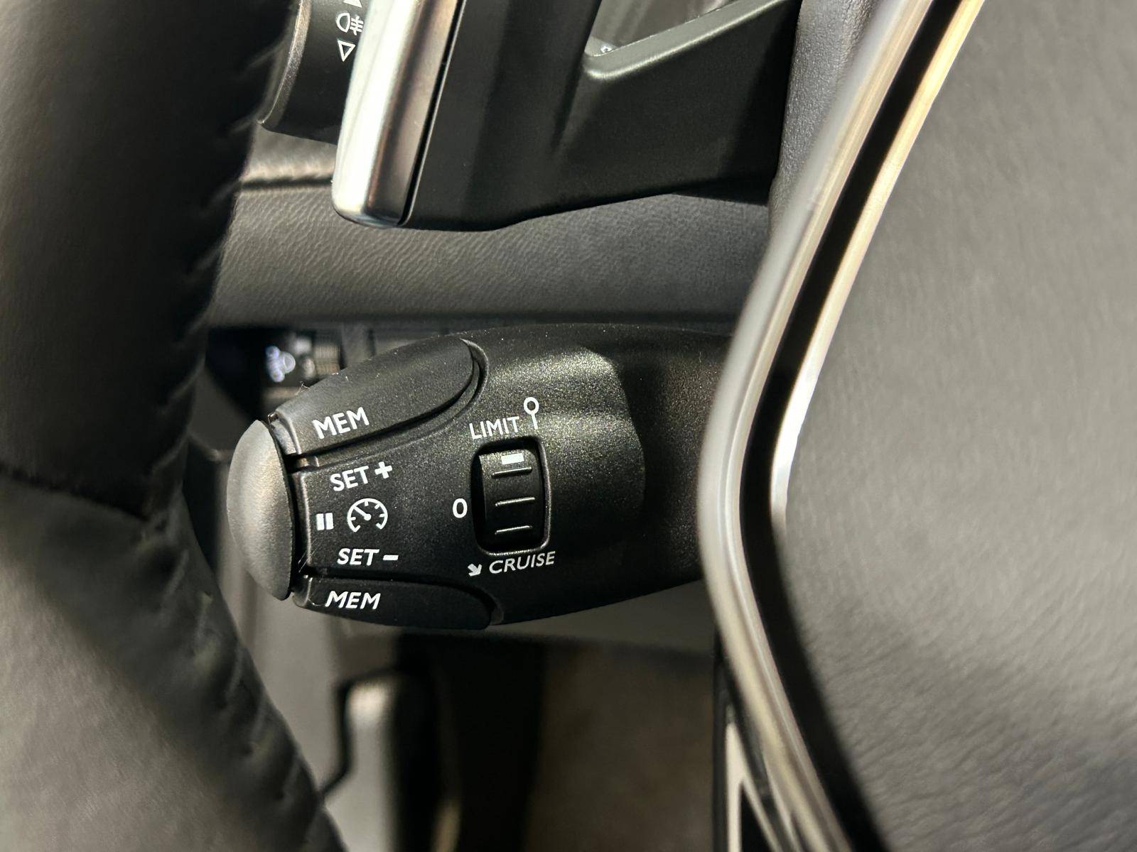 Peugeot 208 Hybrid Allure e-DCS6