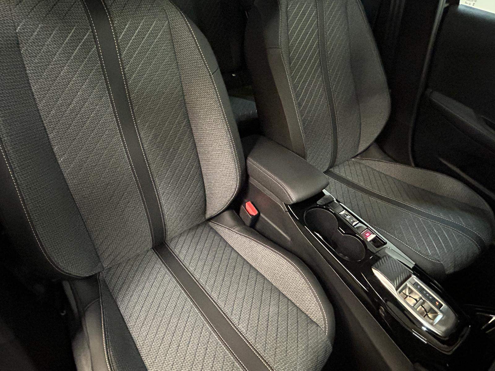 Peugeot 208 Hybrid Allure e-DCS6