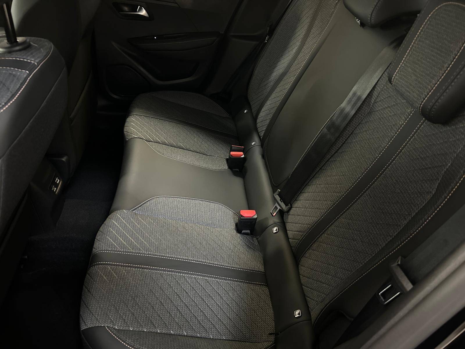 Peugeot 208 Hybrid Allure e-DCS6