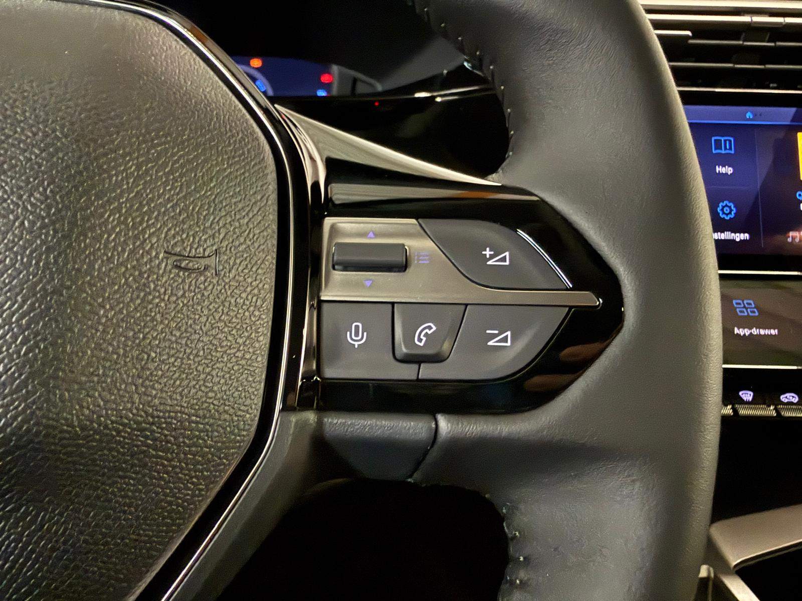 Peugeot 308 Hybrid Allure e-DSC6