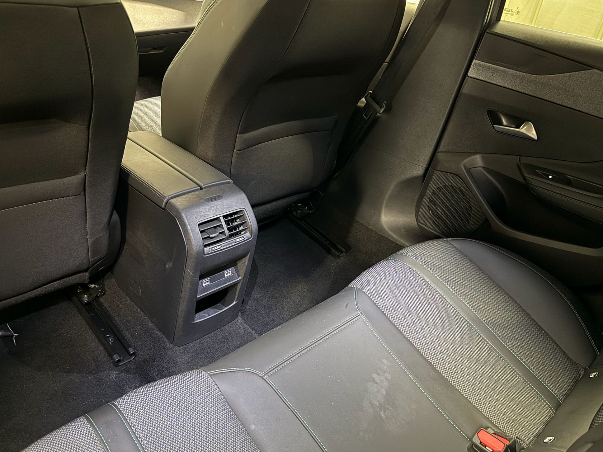 Peugeot 308 SW Hybrid Allure e-DSC6