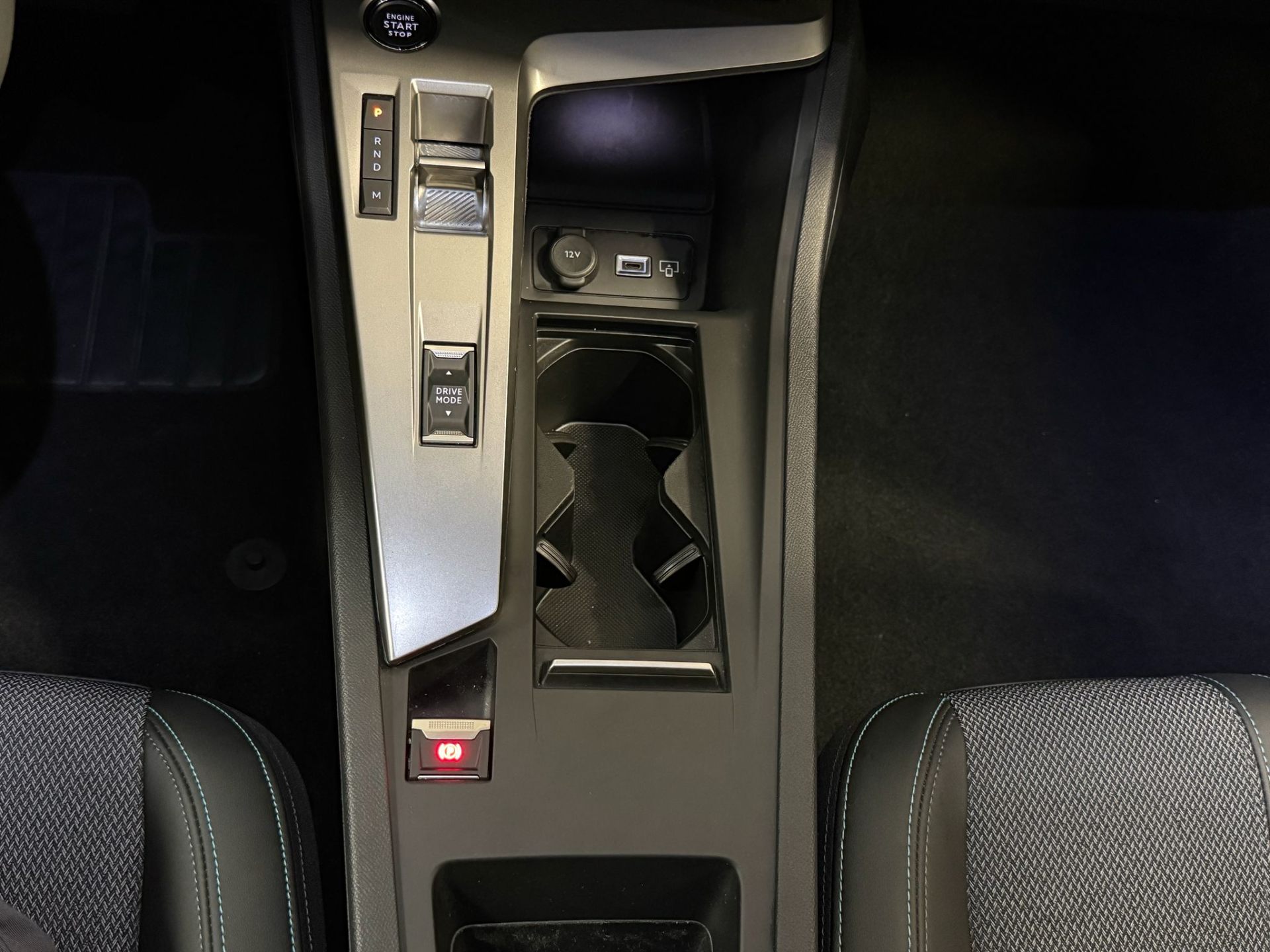 Peugeot 308 SW Hybrid Allure e-DSC6