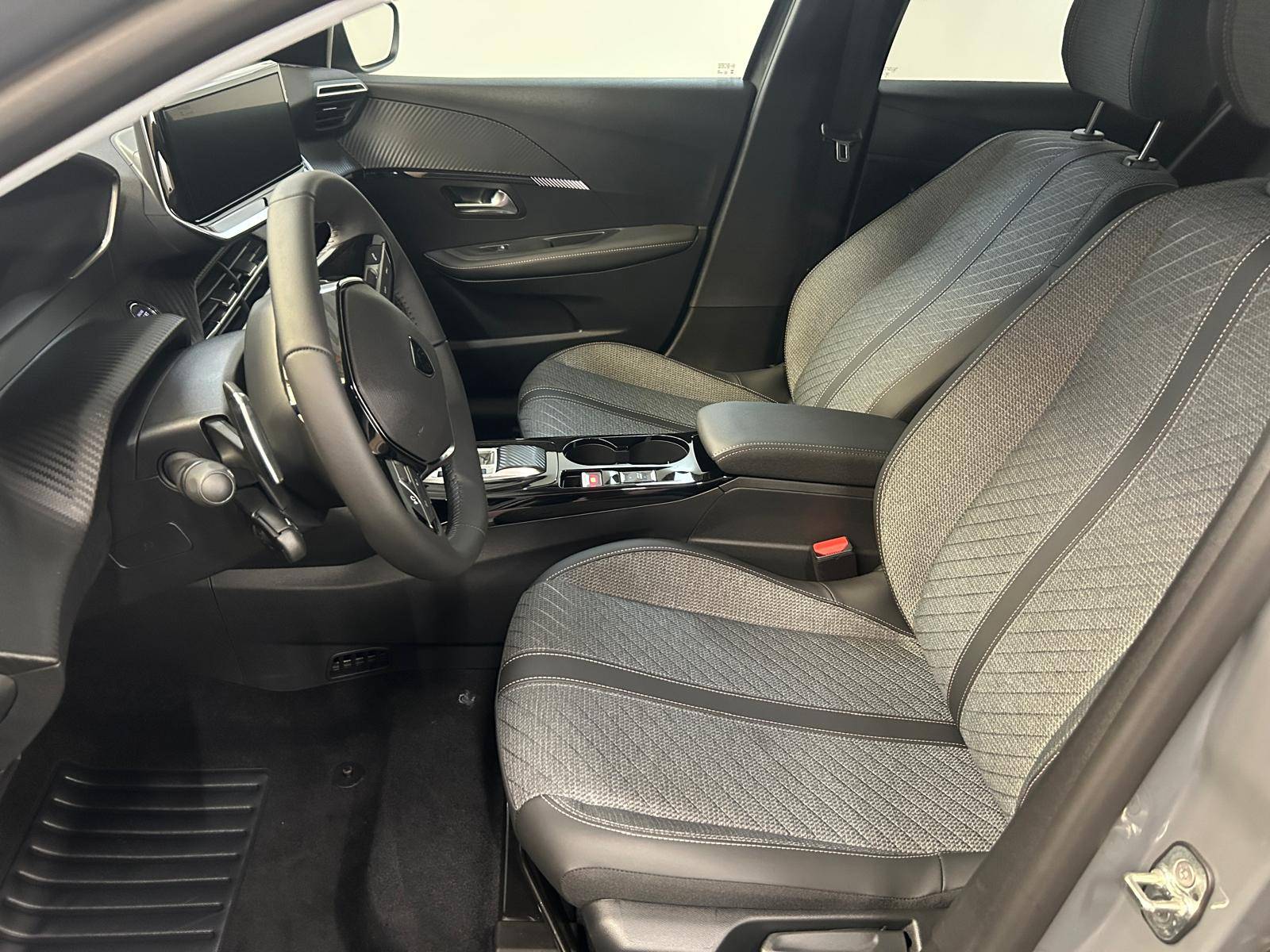 Peugeot 208 Hybrid Allure e-DCS6