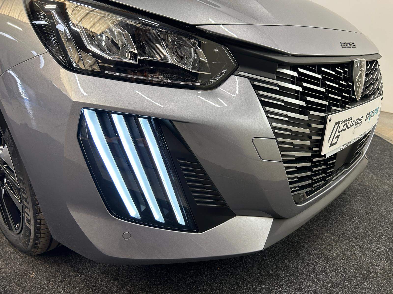 Peugeot 208 Hybrid Allure e-DCS6