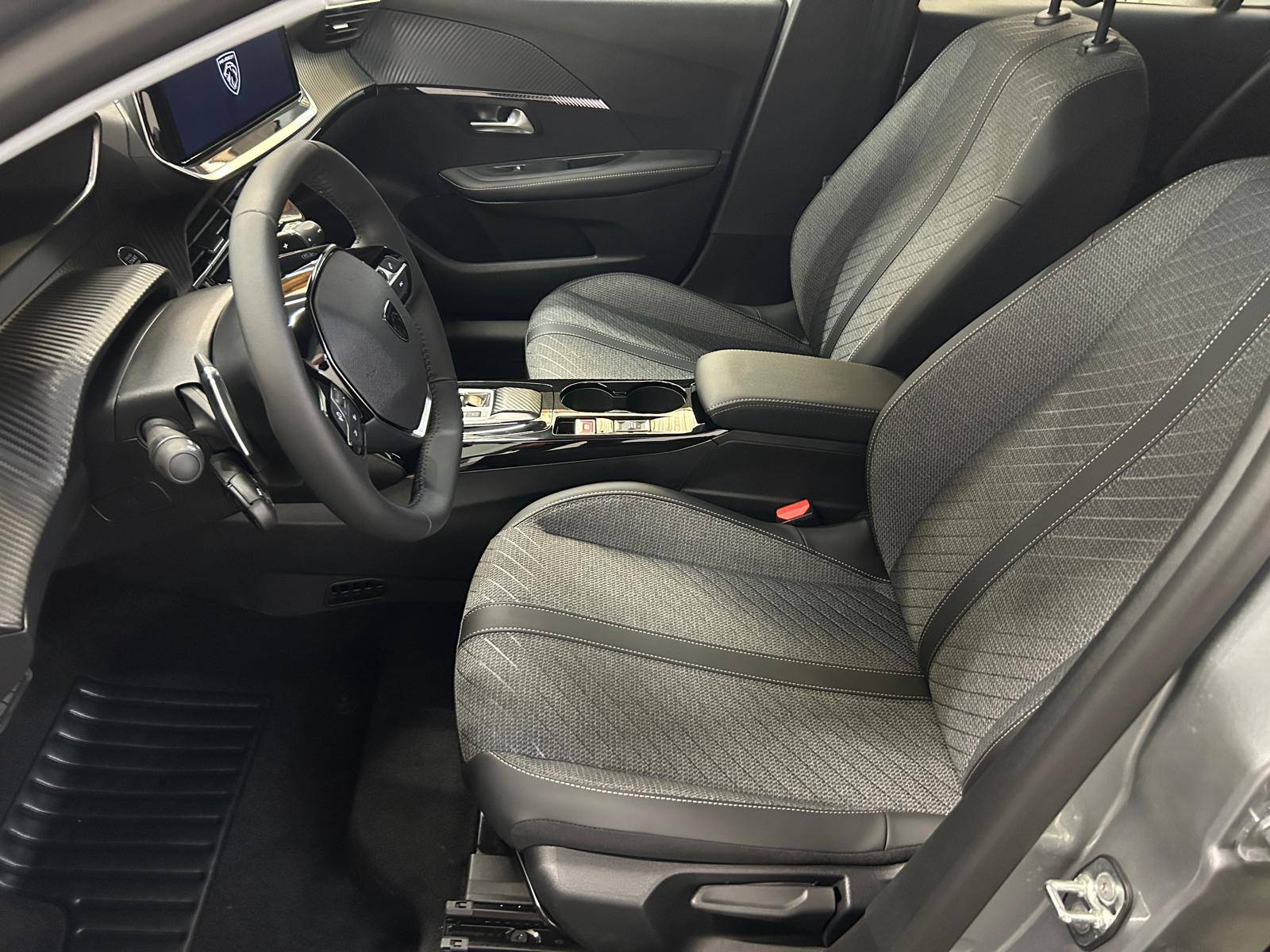 Peugeot 208 Hybrid Allure e-DCS6