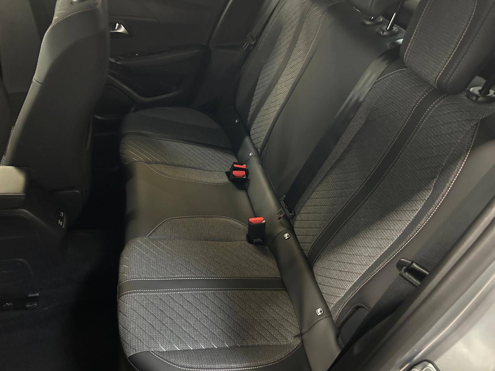 Peugeot 208 Hybrid Allure e-DCS6