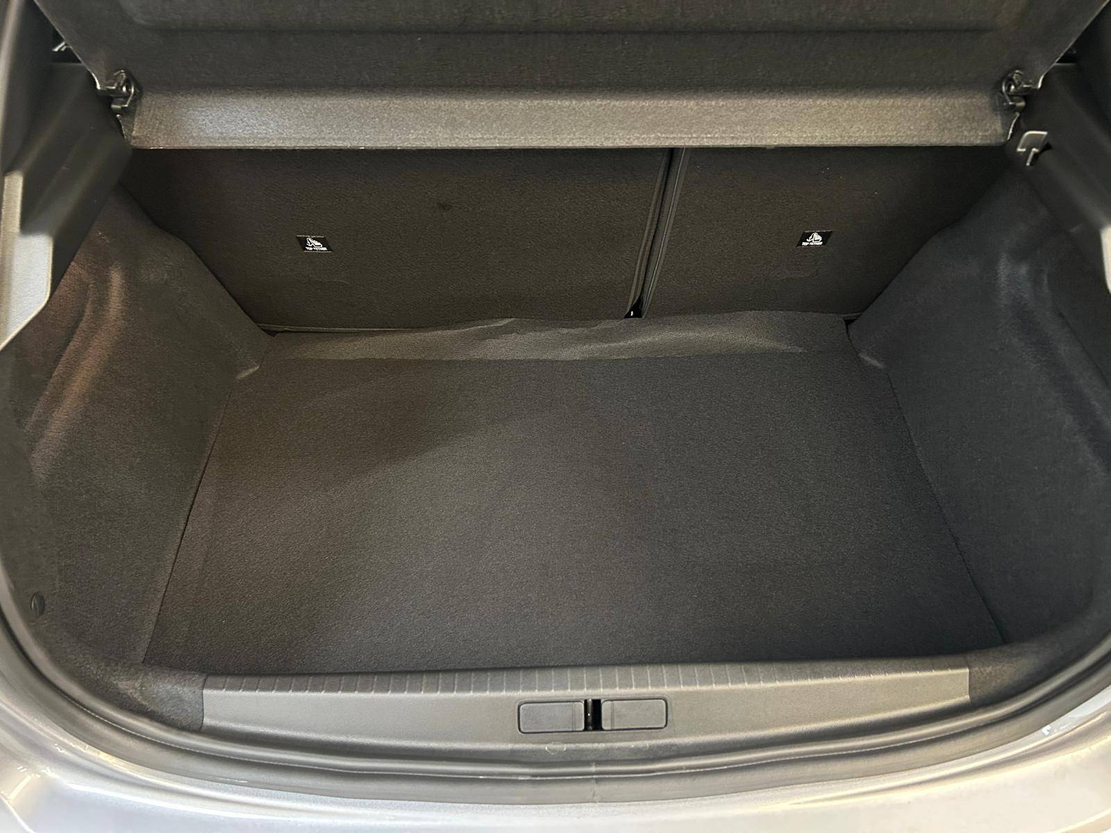 Peugeot 208 Hybrid Allure e-DCS6