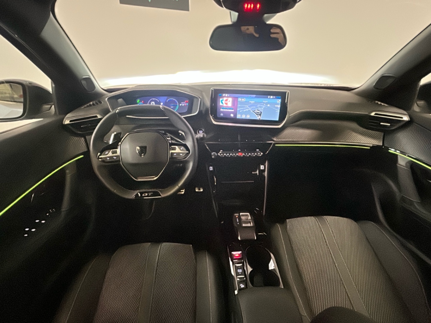 Peugeot 2008 Hybrid GT e-DSC6