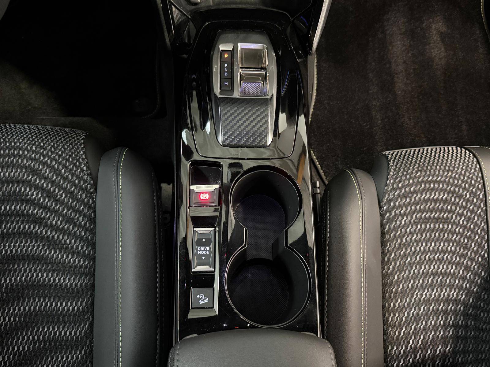 Peugeot 2008 Hybrid GT e-DSC6