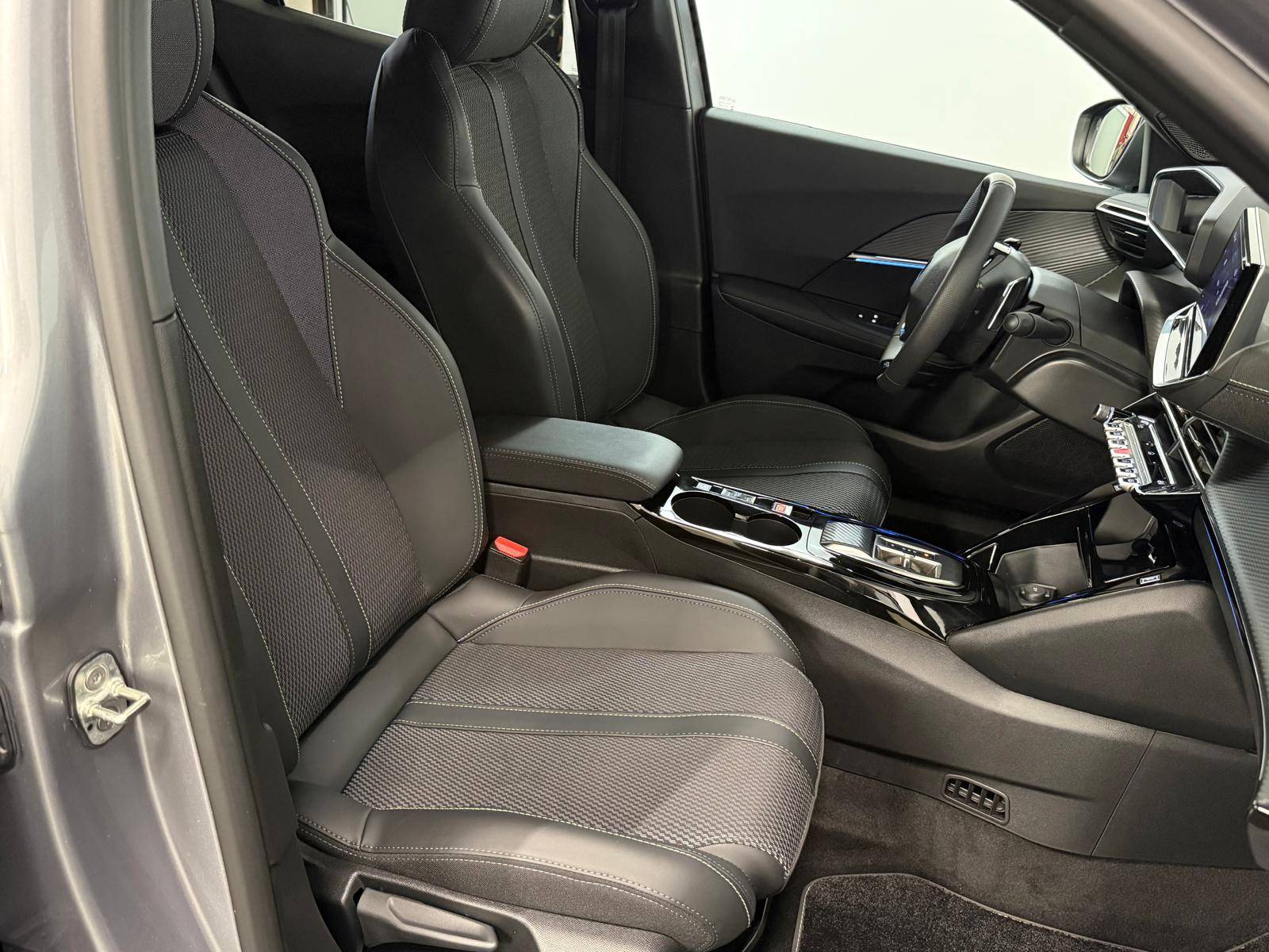 Peugeot 2008 Hybrid GT e-DSC6